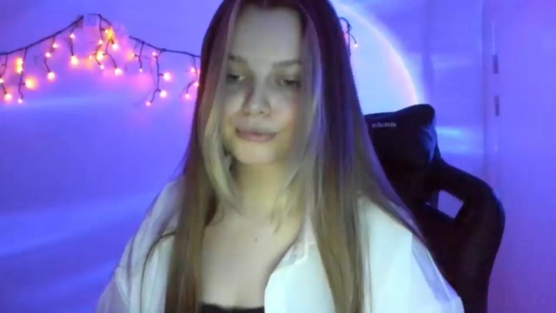 Gallery image thumbnail from Annaneon's myfreecams stream on, 03/21/2026, 18:57 image 2 of 20