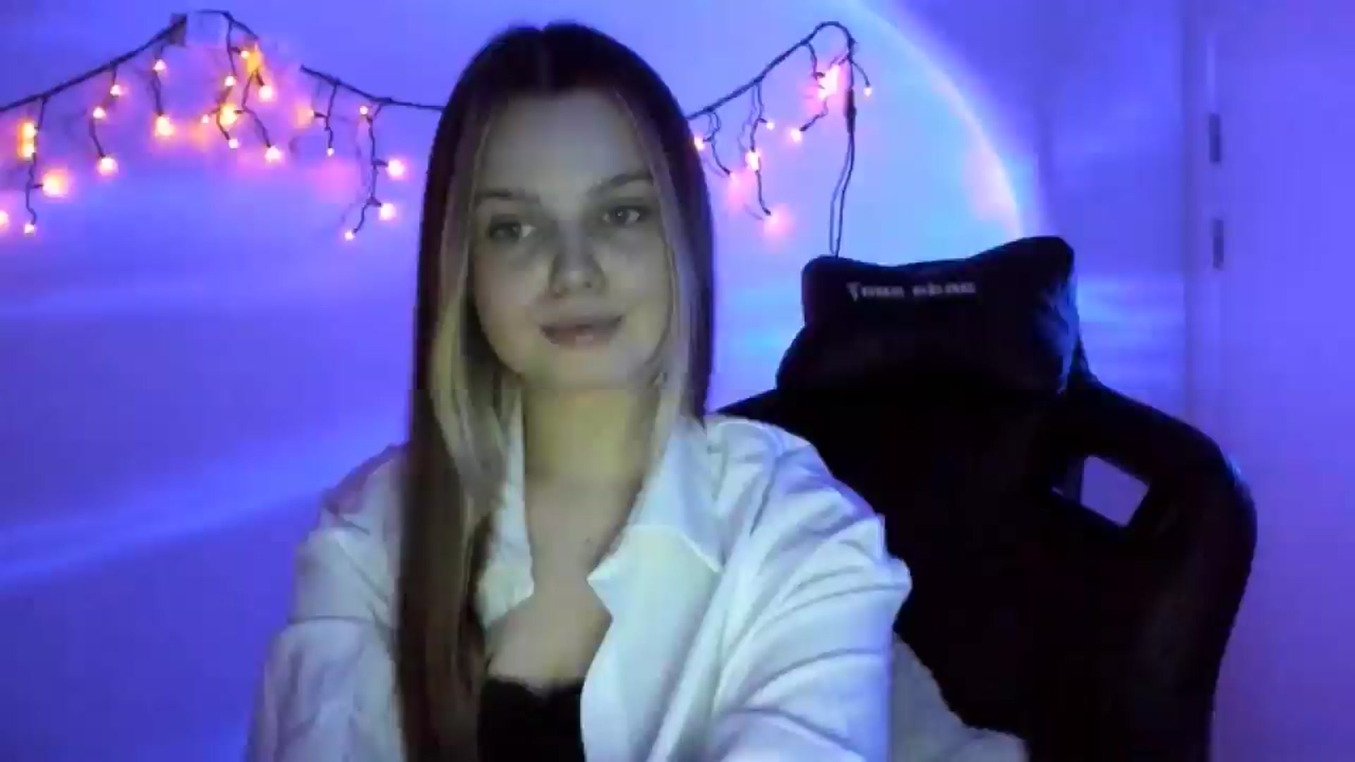 Gallery image thumbnail from Annaneon's myfreecams stream on, 03/21/2026, 18:57 image 7 of 20