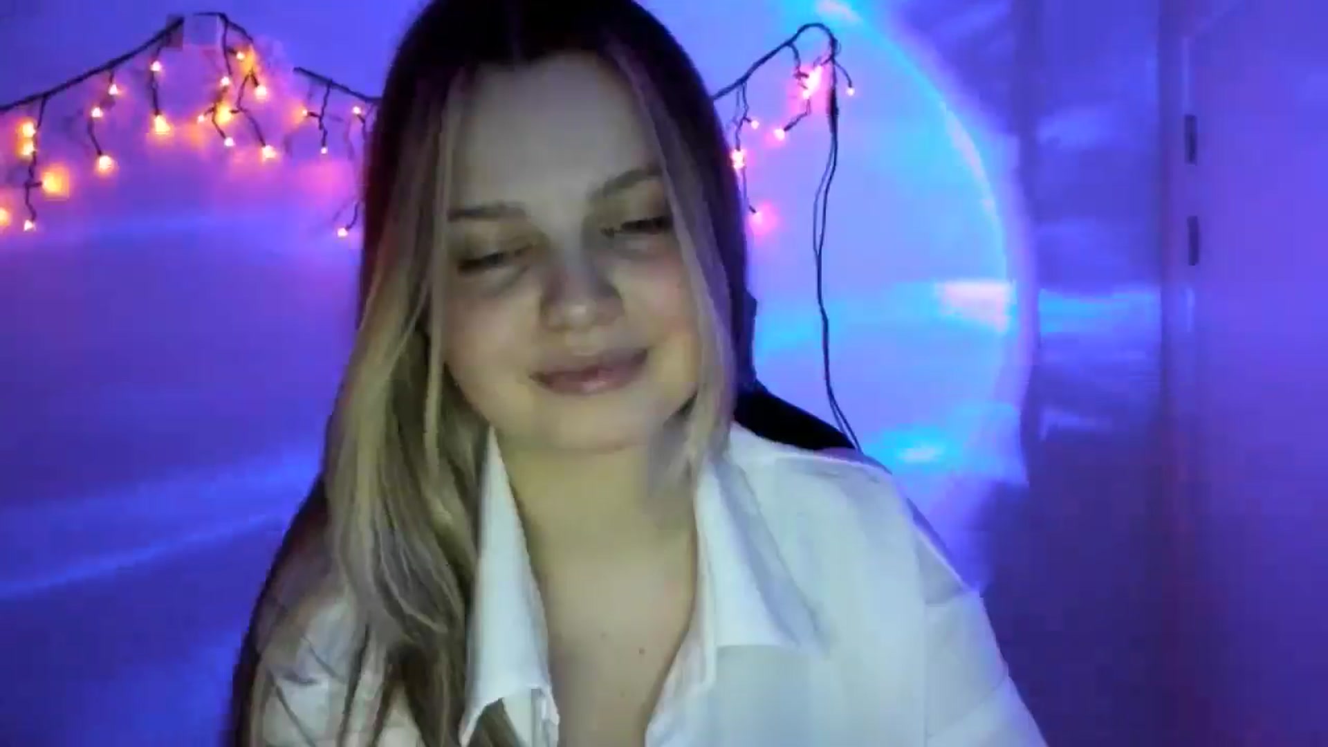 Gallery image thumbnail from Annaneon's myfreecams stream on, 03/21/2026, 18:57 image 17 of 20