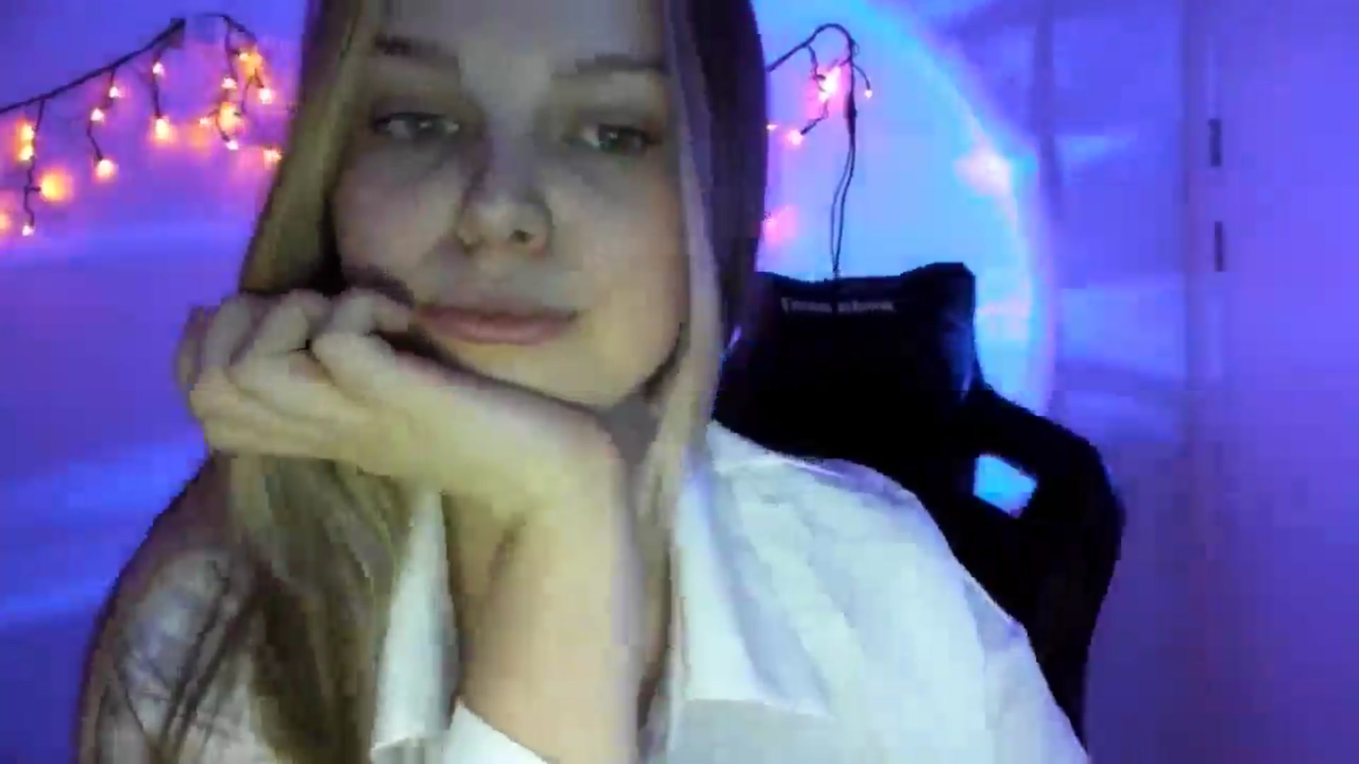 Gallery image thumbnail from Annaneon's myfreecams stream on, 03/21/2026, 18:57 image 16 of 20