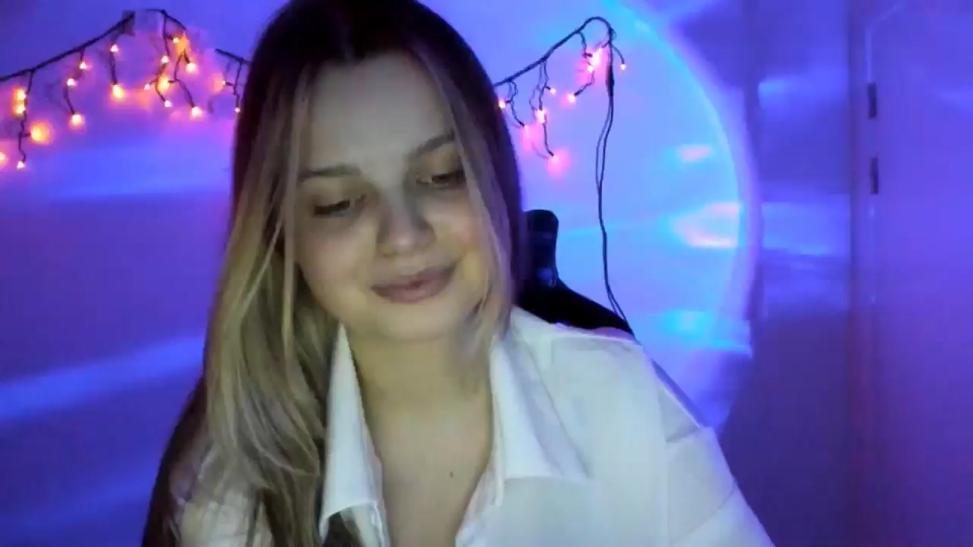 Gallery image thumbnail from Annaneon's myfreecams stream on, 03/21/2026, 18:57 image 18 of 20