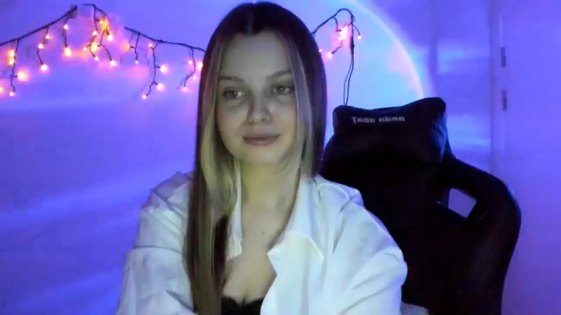 Gallery image thumbnail from Annaneon's myfreecams stream on, 03/21/2026, 18:57 image 6 of 20