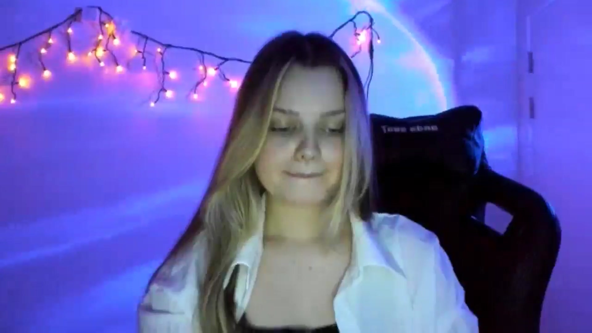 Gallery image thumbnail from Annaneon's myfreecams stream on, 03/21/2026, 18:57 image 15 of 20