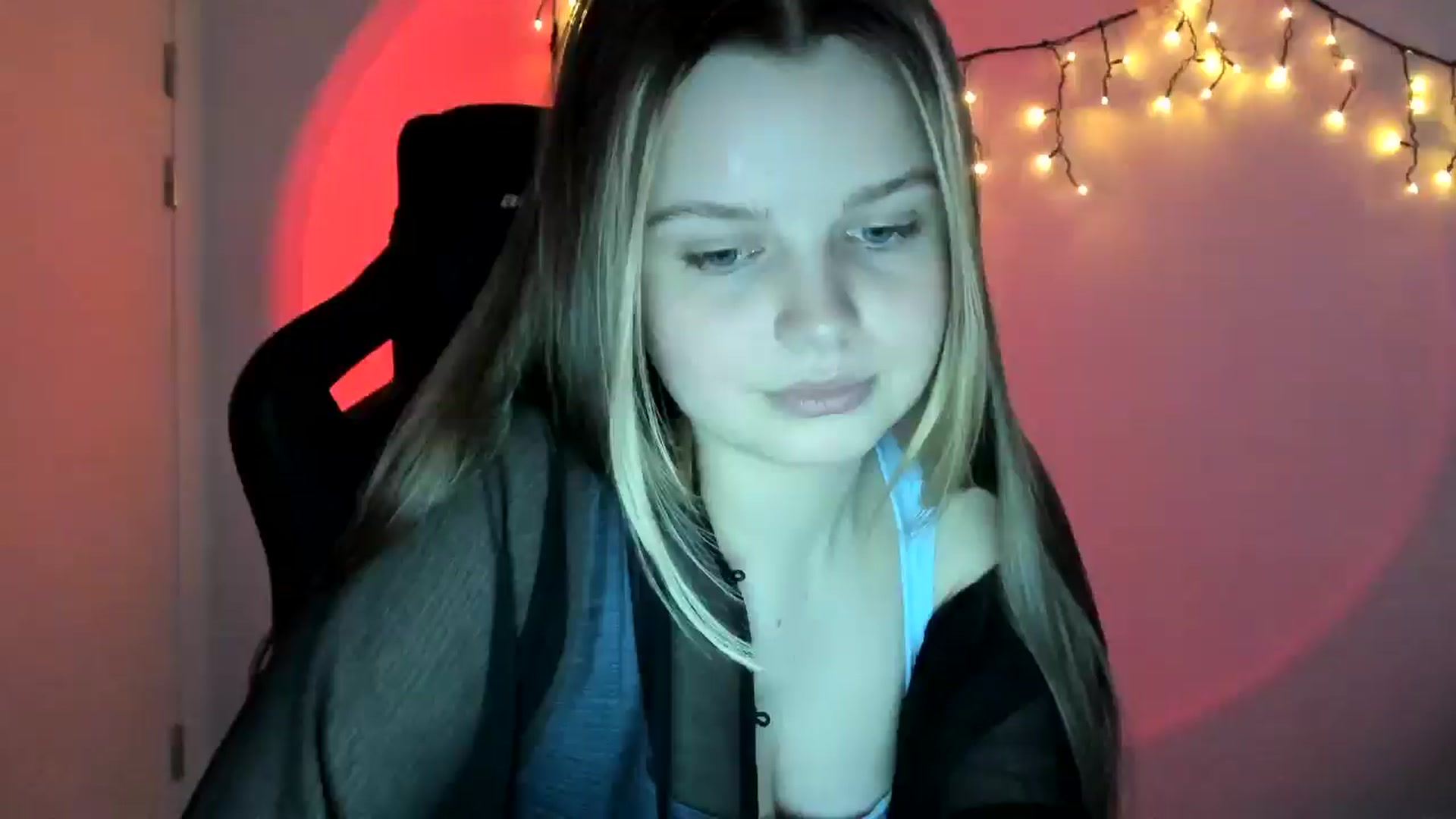 Gallery image thumbnail from Annaneon's myfreecams stream on, 04/05/2026, 17:42 image 1 of 20