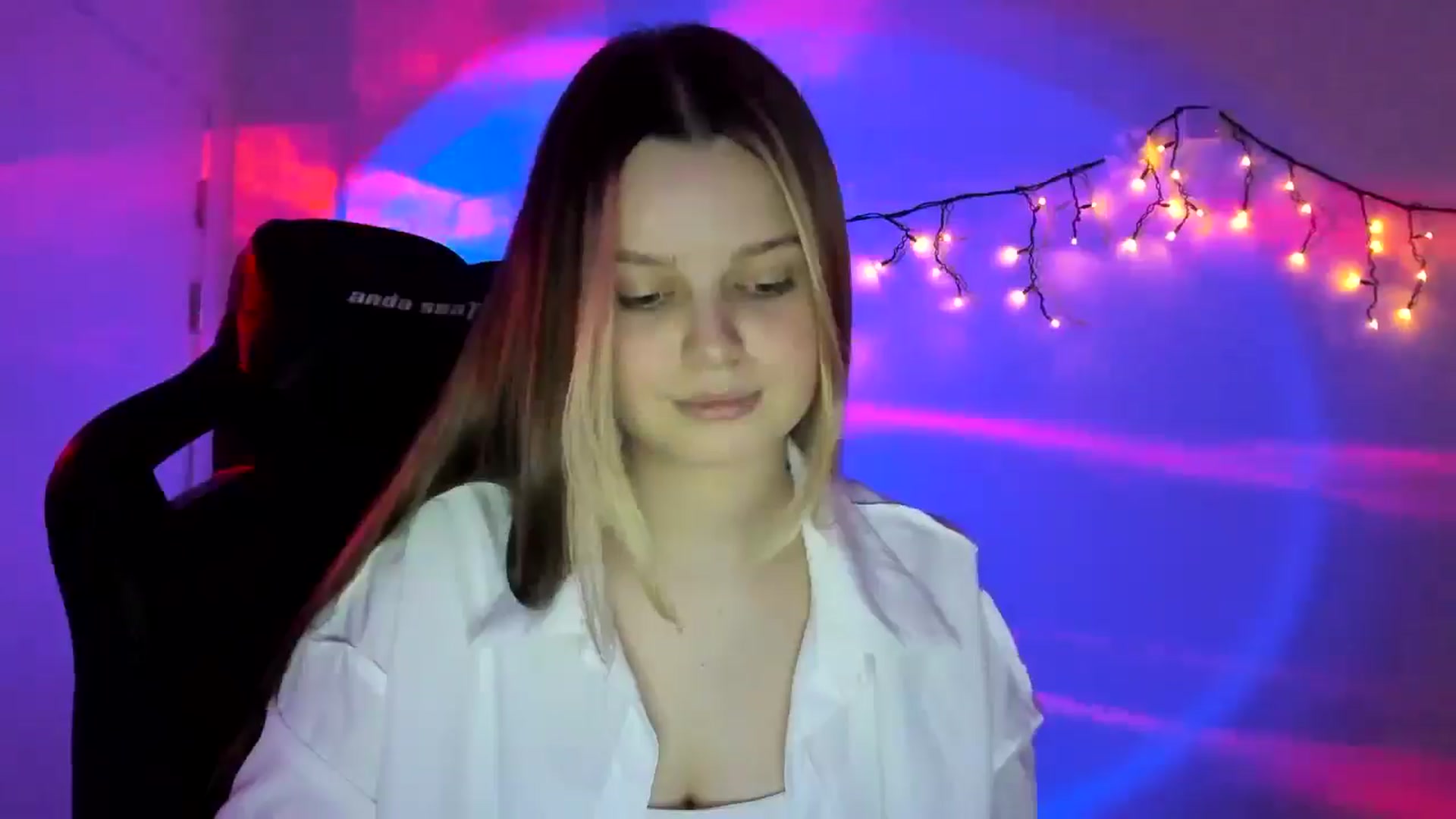 Gallery image thumbnail from Annaneon's myfreecams stream on, 04/06/2026, 17:13 image 15 of 20