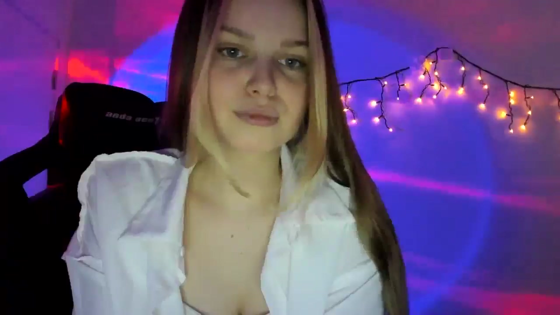 Gallery image thumbnail from Annaneon's myfreecams stream on, 04/06/2026, 17:13 image 2 of 20