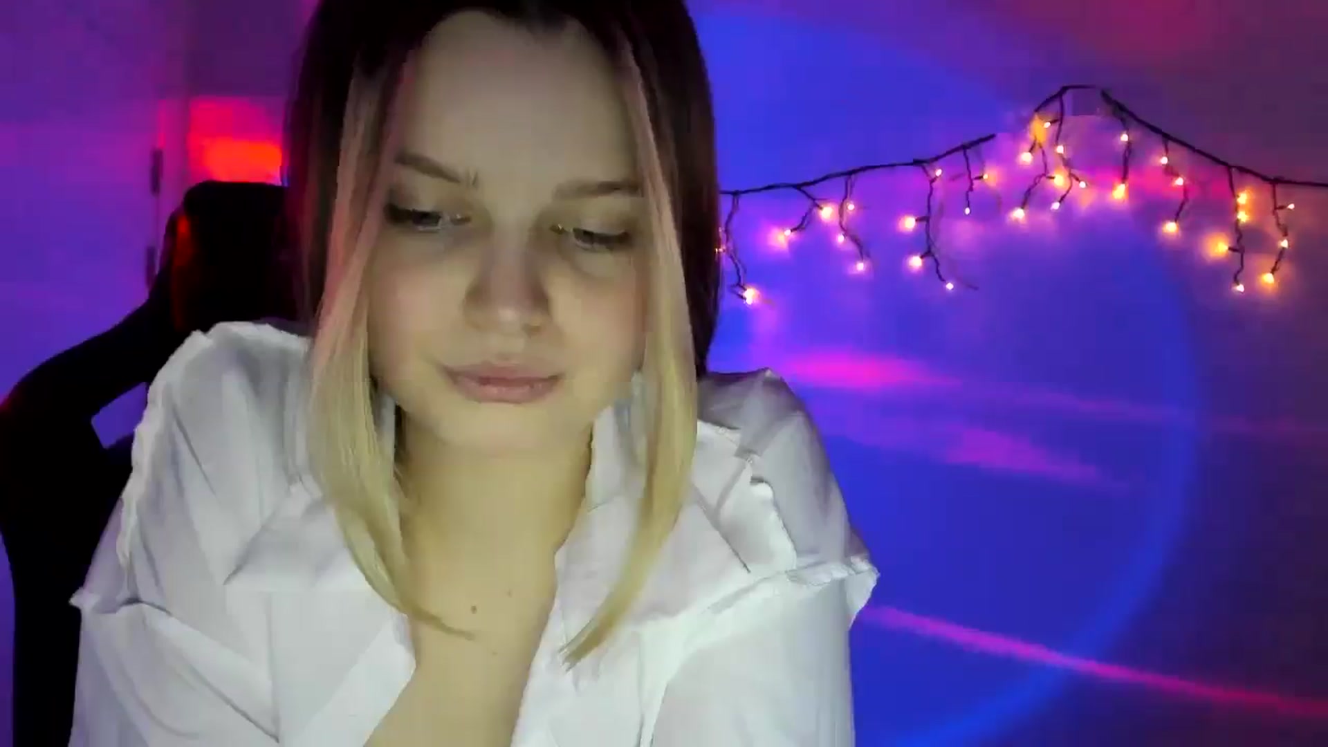 Gallery image thumbnail from Annaneon's myfreecams stream on, 04/06/2026, 17:13 image 7 of 20