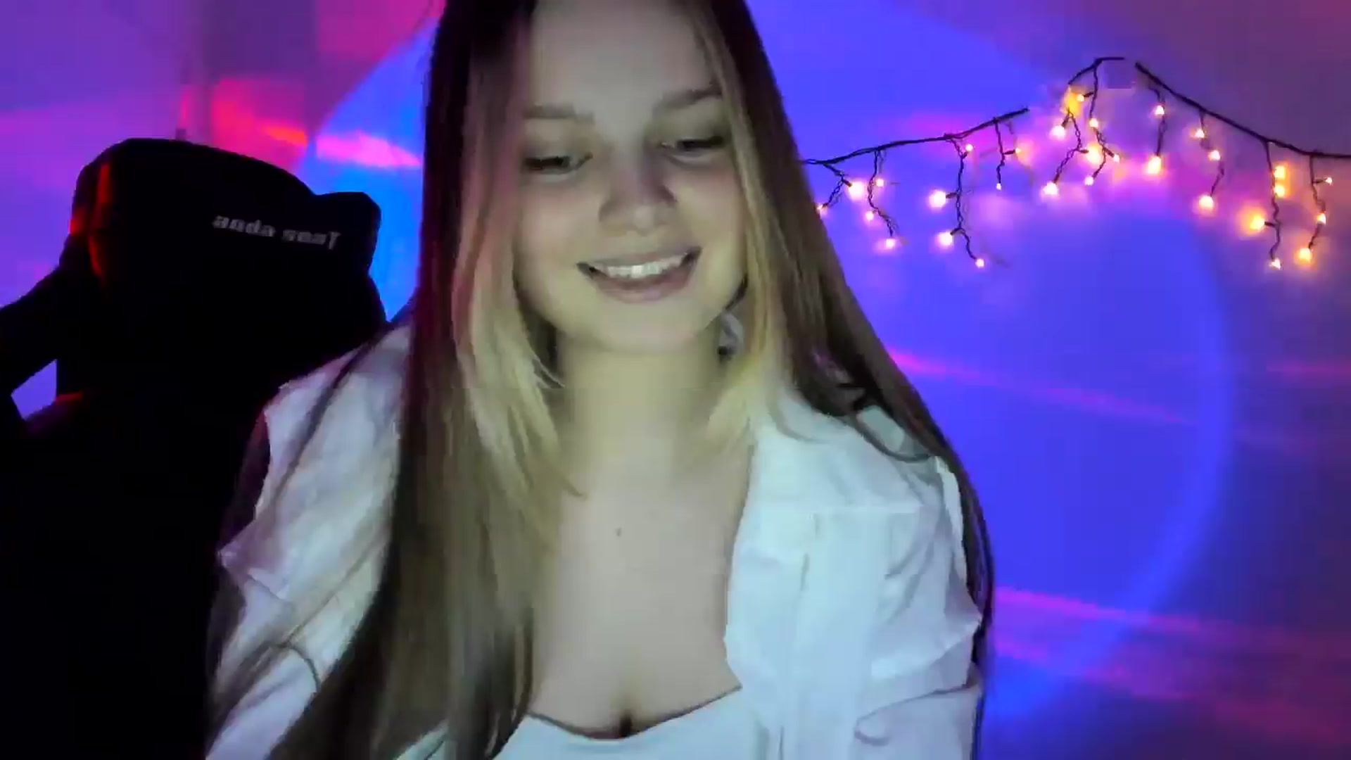 Gallery image thumbnail from Annaneon's myfreecams stream on, 04/06/2026, 17:13 image 20 of 20