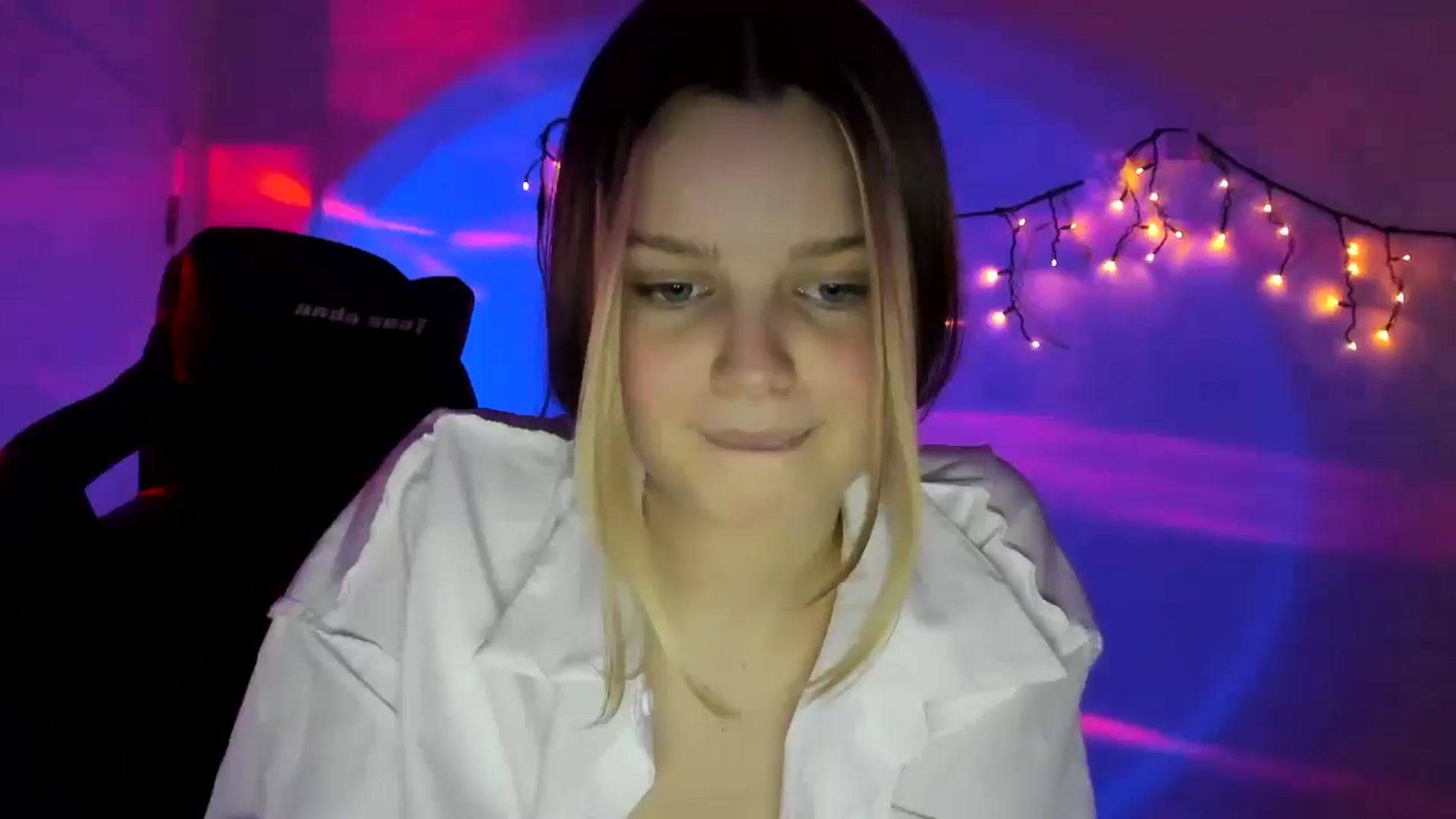 Gallery image thumbnail from Annaneon's myfreecams stream on, 04/06/2026, 17:13 image 5 of 20