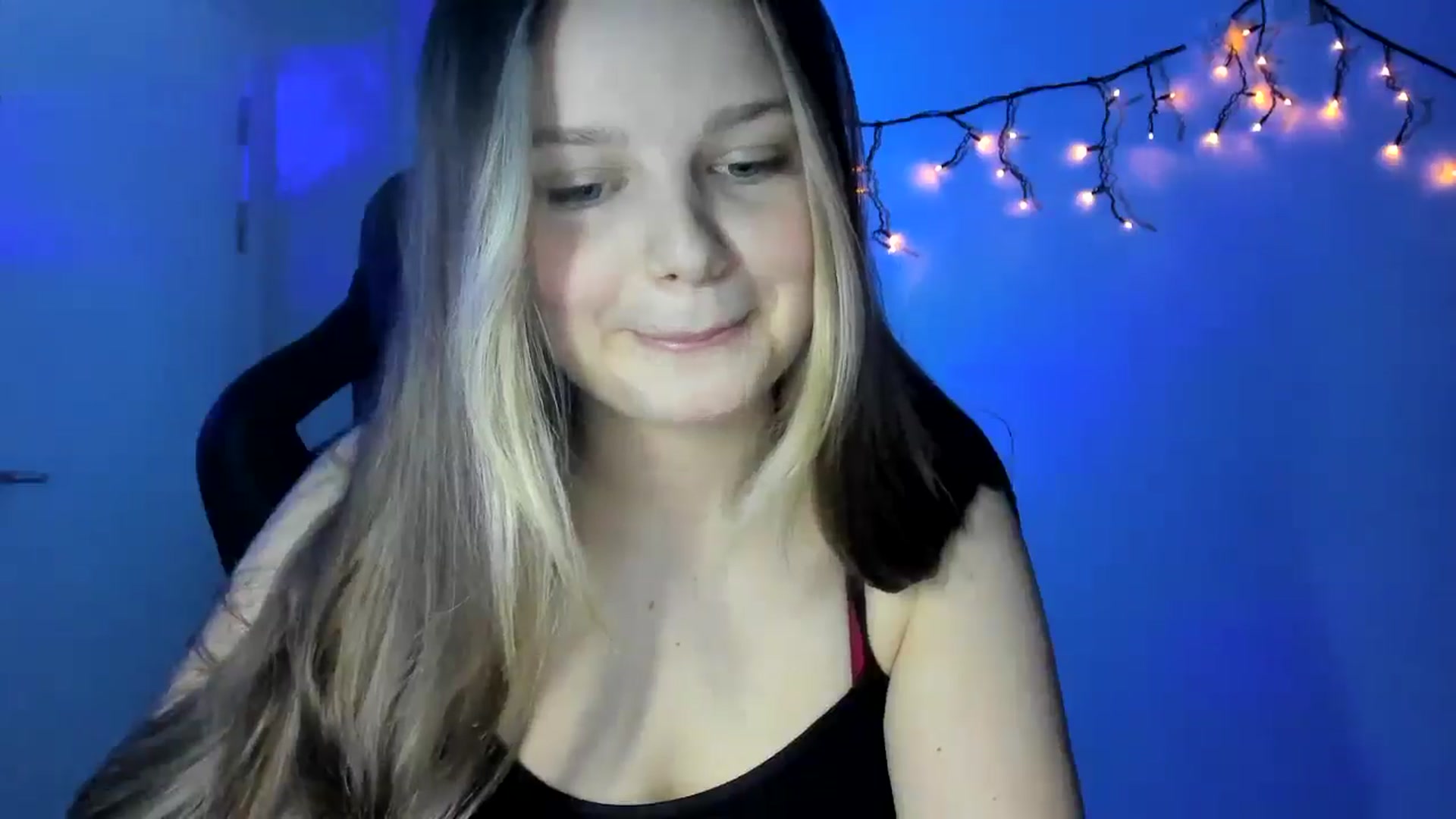 Gallery image thumbnail from Annaneon's myfreecams stream on, 04/19/2026, 22:19 image 10 of 20