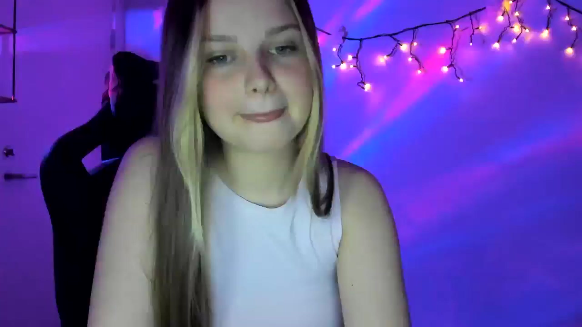 Gallery image thumbnail from Annaneon's myfreecams stream on, 04/21/2026, 20:46 image 14 of 20
