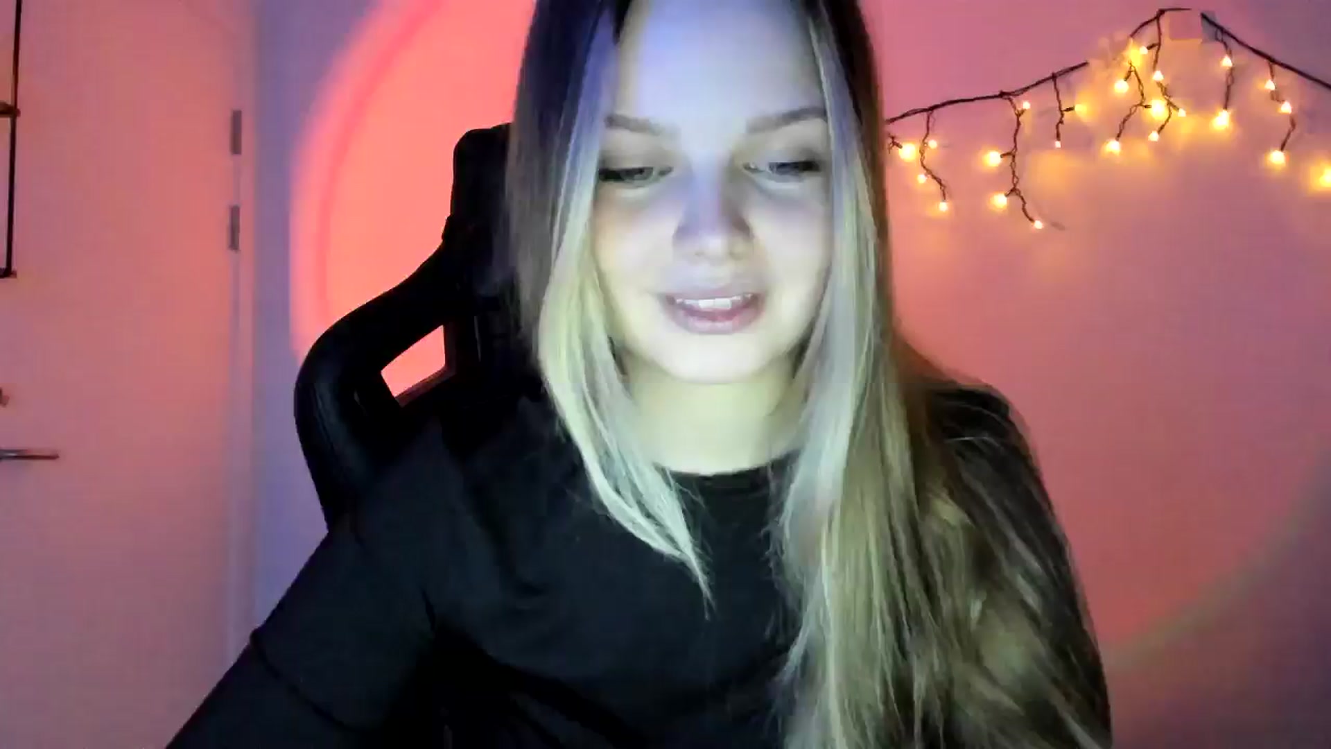 Gallery image thumbnail from Annaneon's myfreecams stream on, 04/22/2026, 19:06 image 9 of 20