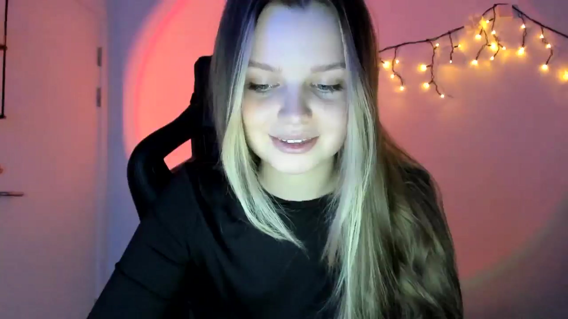 Gallery image thumbnail from Annaneon's myfreecams stream on, 04/22/2026, 19:06 image 6 of 20