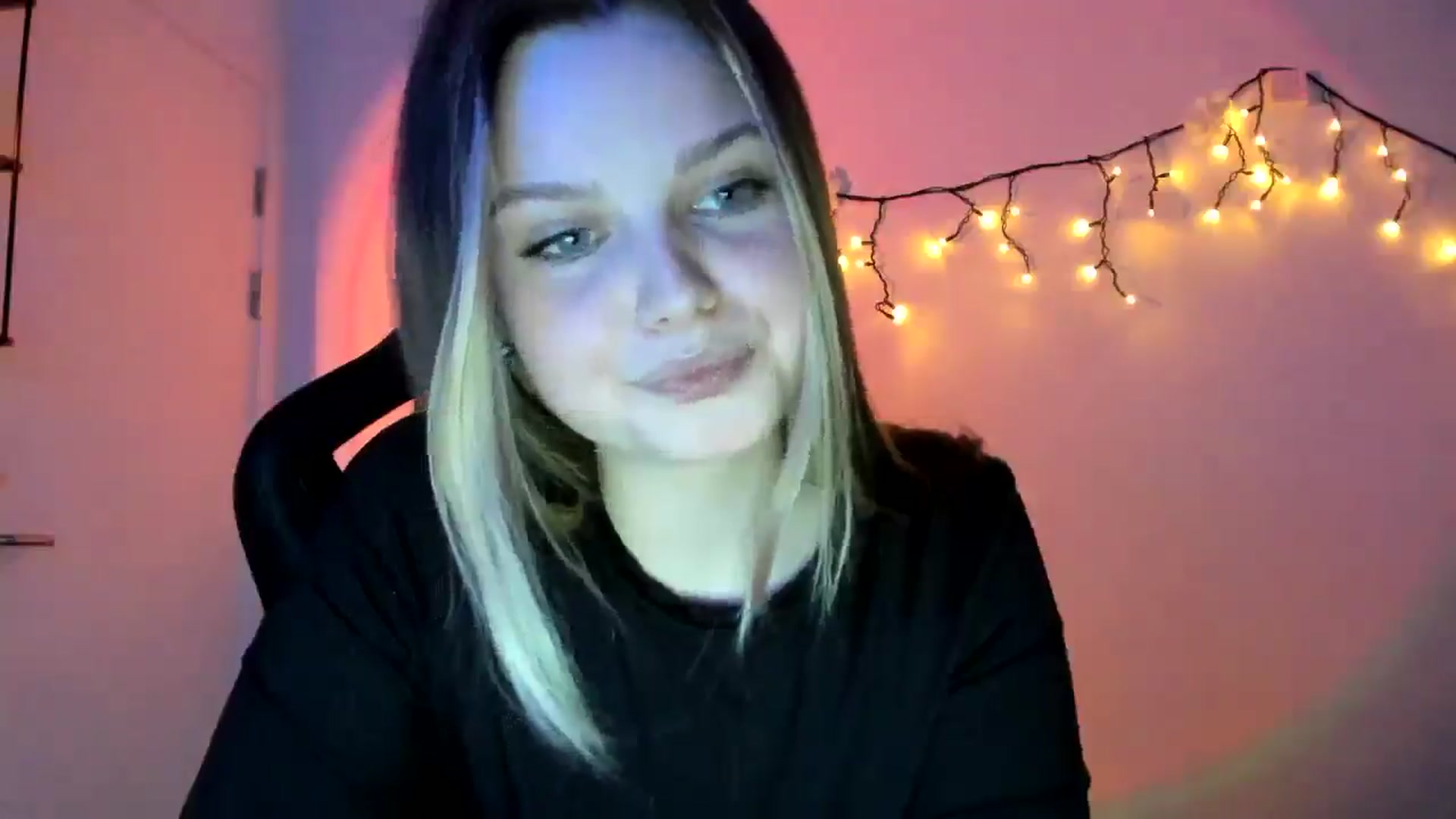 Gallery image thumbnail from Annaneon's myfreecams stream on, 04/22/2026, 20:11 image 7 of 20