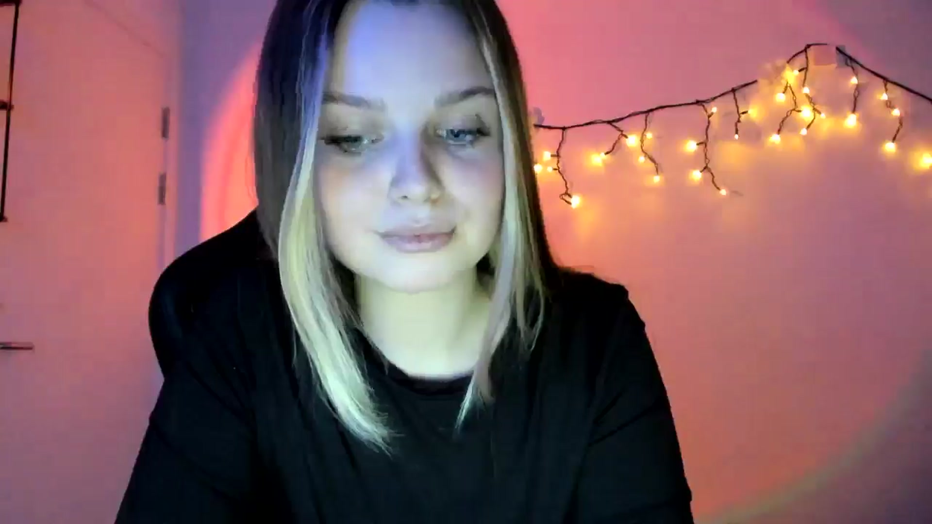 Gallery image thumbnail from Annaneon's myfreecams stream on, 04/22/2026, 20:11 image 6 of 20