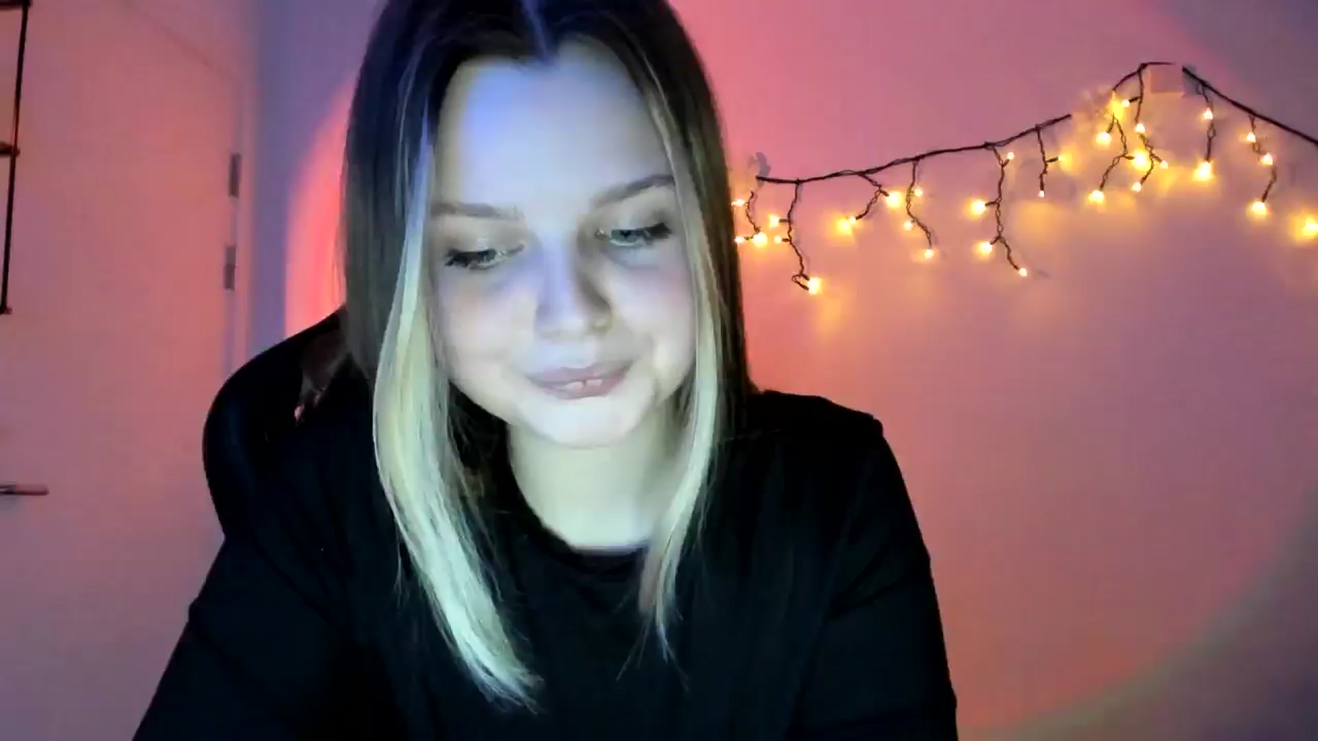 Gallery image thumbnail from Annaneon's myfreecams stream on, 04/22/2026, 20:11 image 9 of 20