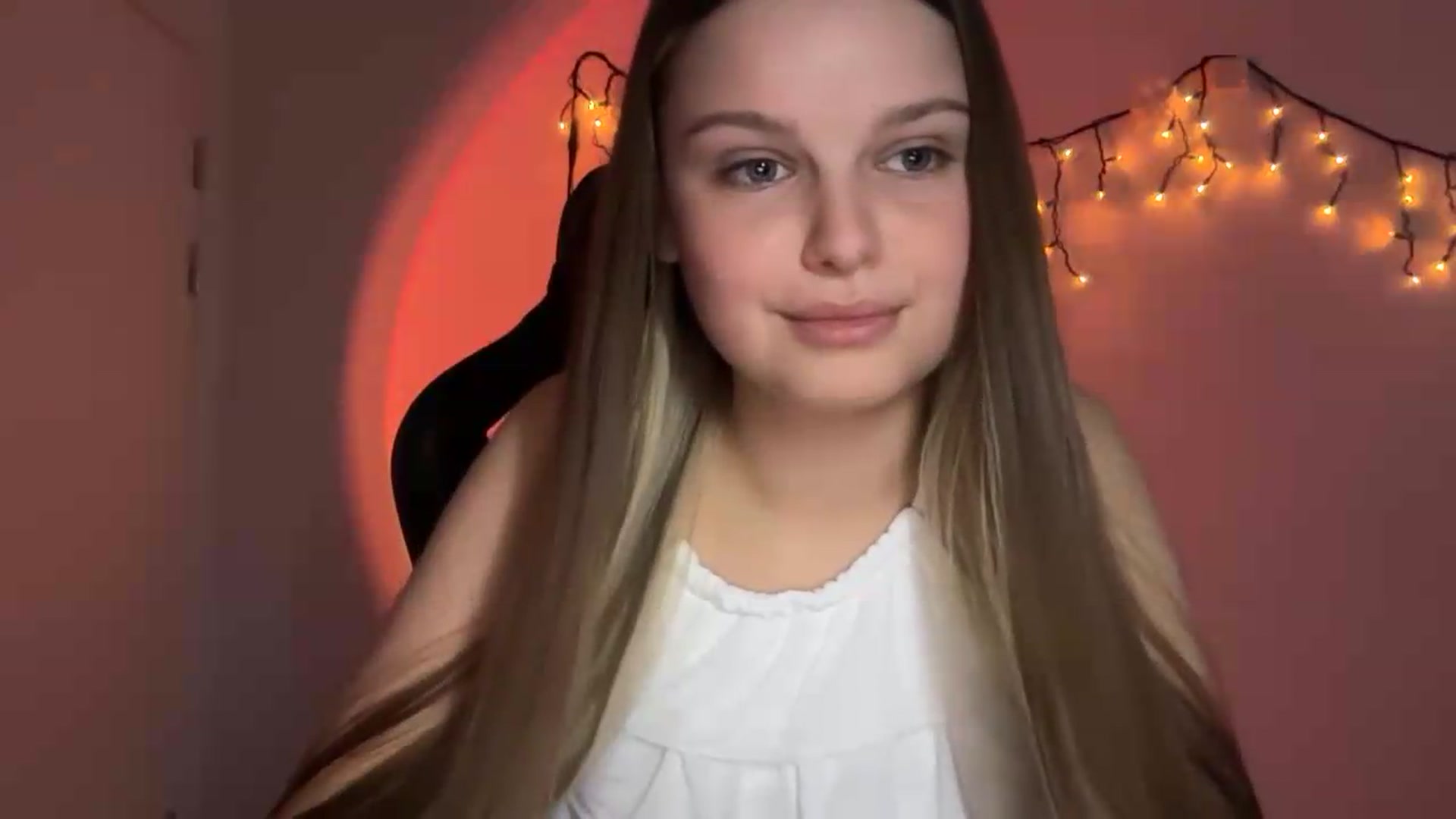 Gallery image thumbnail from Annaneon's myfreecams stream on, 05/16/2026, 18:20 image 2 of 20
