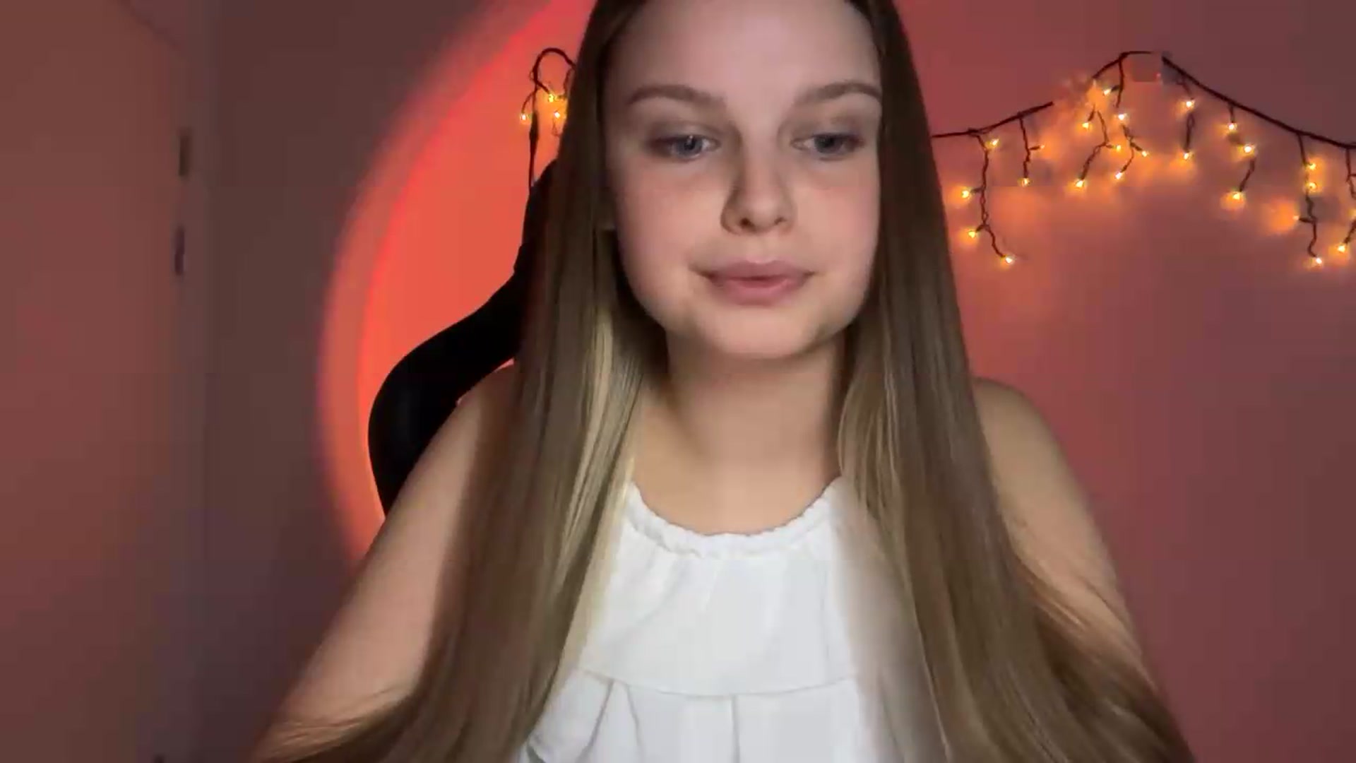 Gallery image thumbnail from Annaneon's myfreecams stream on, 05/16/2026, 18:20 image 3 of 20
