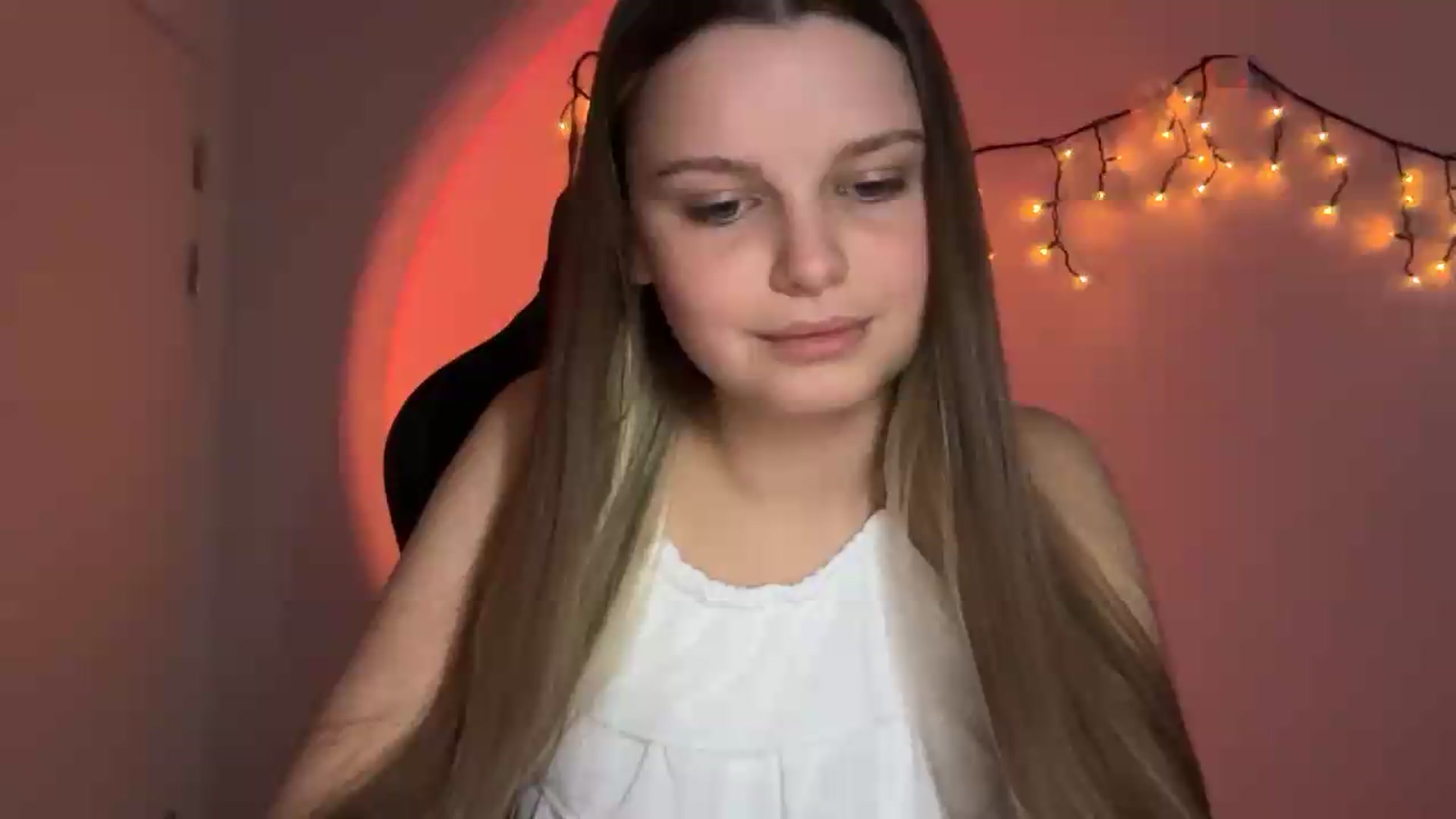 Gallery image thumbnail from Annaneon's myfreecams stream on, 05/16/2026, 18:20 image 1 of 20