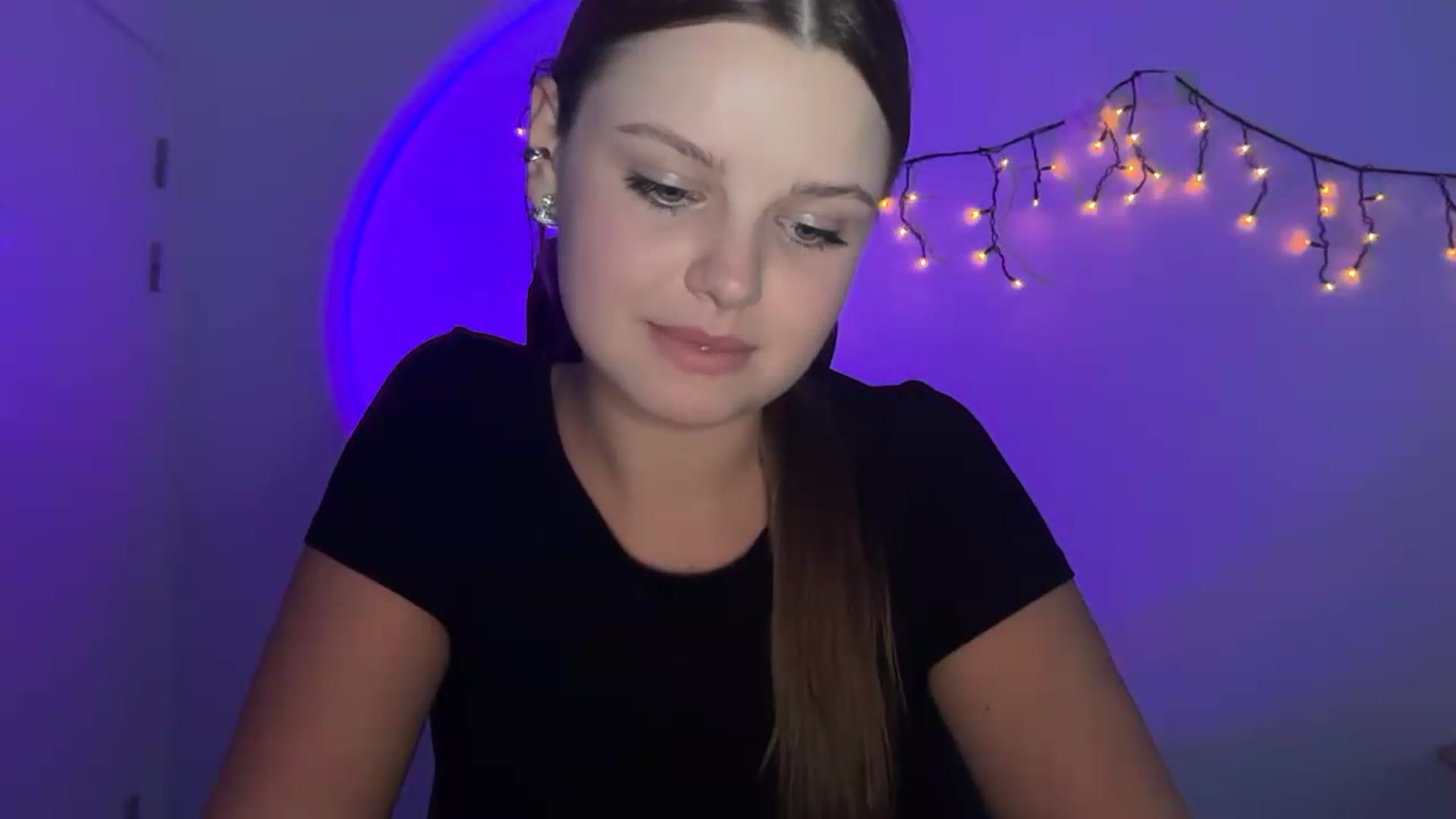 Gallery image thumbnail from Annaneon's myfreecams stream on, 06/19/2026, 17:06 image 9 of 20