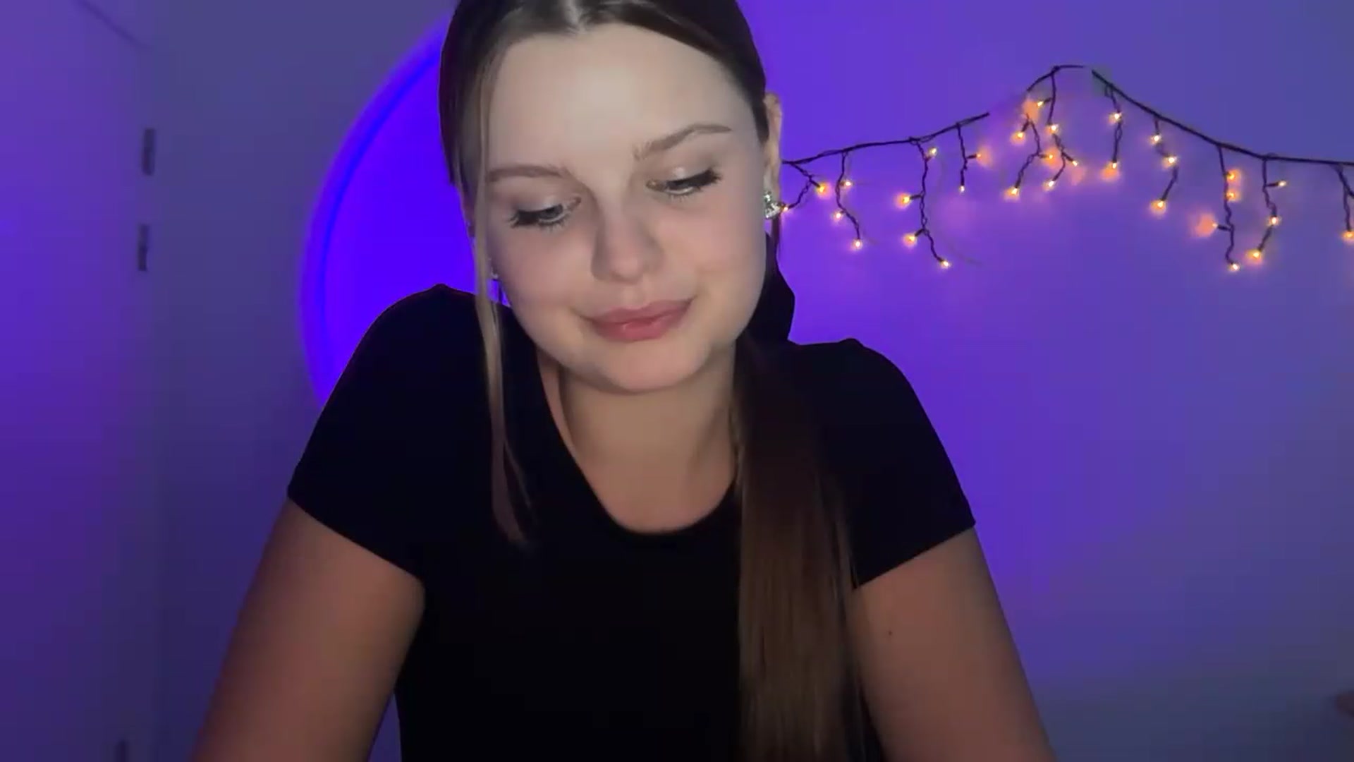 Gallery image thumbnail from Annaneon's myfreecams stream on, 06/19/2026, 17:06 image 7 of 20