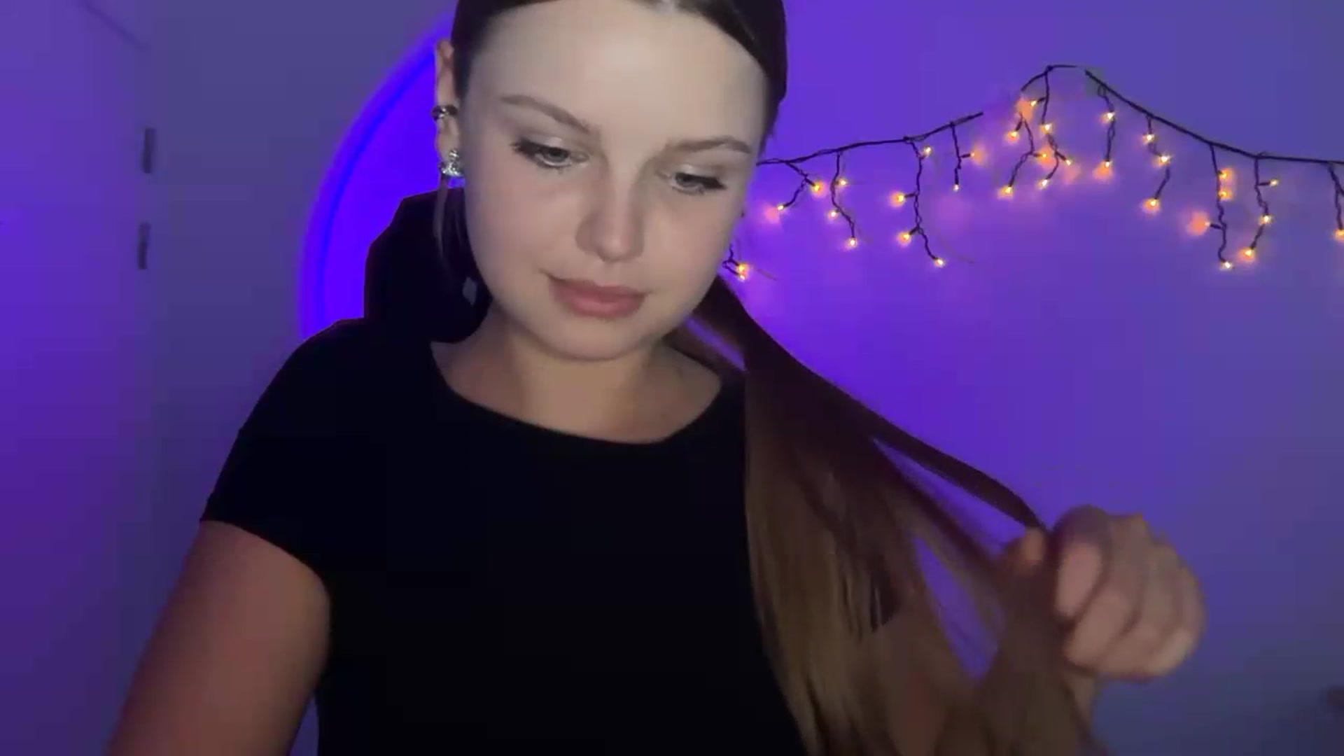 Gallery image thumbnail from Annaneon's myfreecams stream on, 06/19/2026, 17:06 image 15 of 20