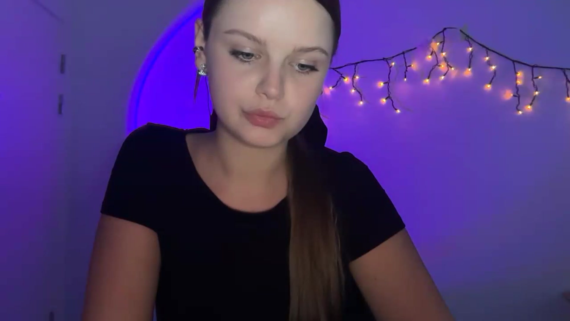 Gallery image thumbnail from Annaneon's myfreecams stream on, 06/19/2026, 17:06 image 12 of 20