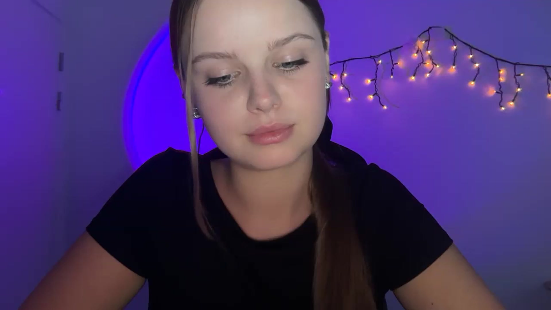Gallery image thumbnail from Annaneon's myfreecams stream on, 06/19/2026, 17:06 image 3 of 20