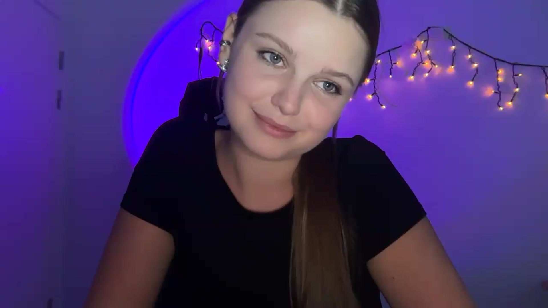 Gallery image thumbnail from Annaneon's myfreecams stream on, 06/19/2026, 17:57 image 10 of 20