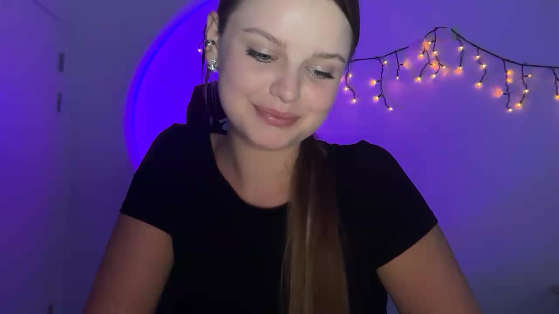 Gallery image thumbnail from Annaneon's myfreecams stream on, 06/19/2026, 17:57 image 2 of 20