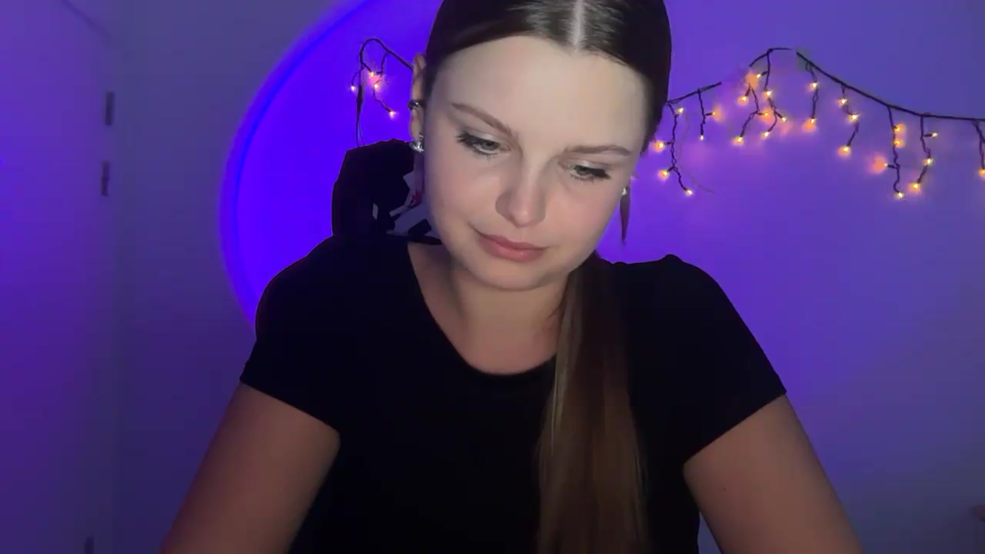 Gallery image thumbnail from Annaneon's myfreecams stream on, 06/19/2026, 17:57 image 15 of 20
