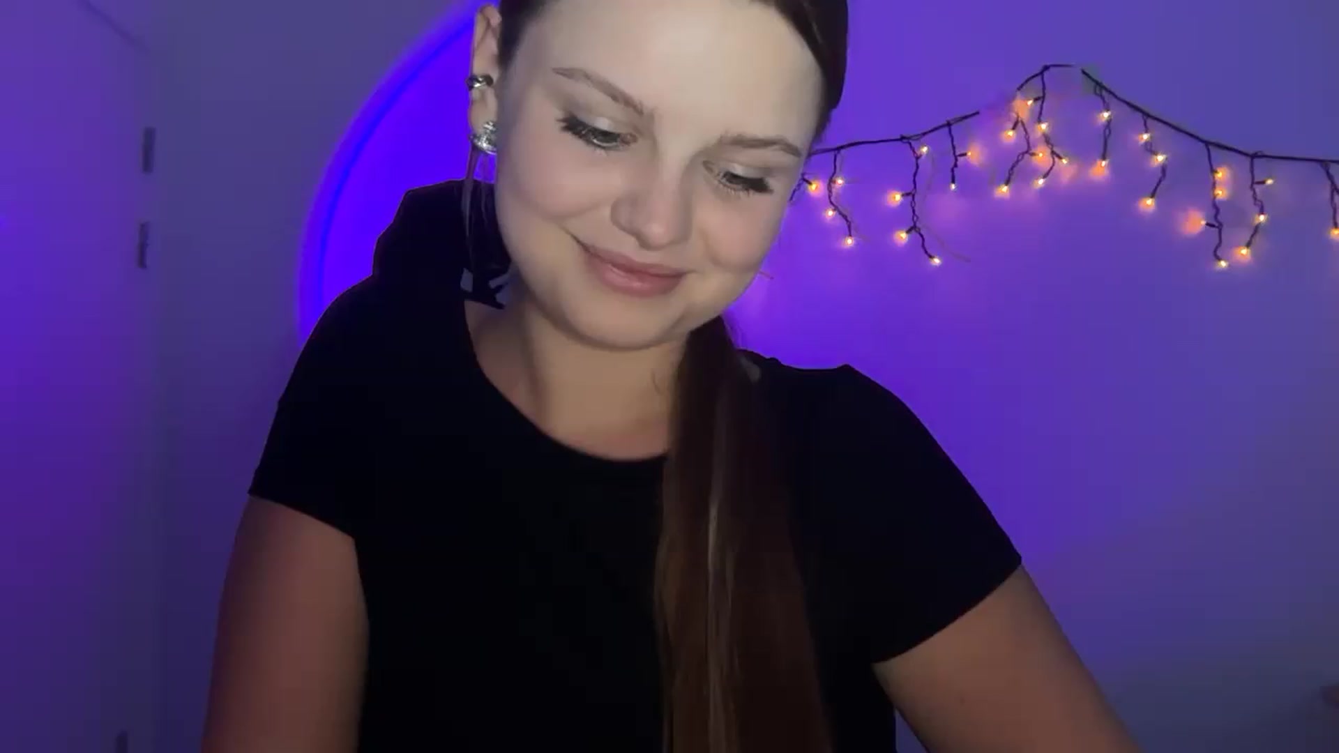 Gallery image thumbnail from Annaneon's myfreecams stream on, 06/19/2026, 17:57 image 1 of 20