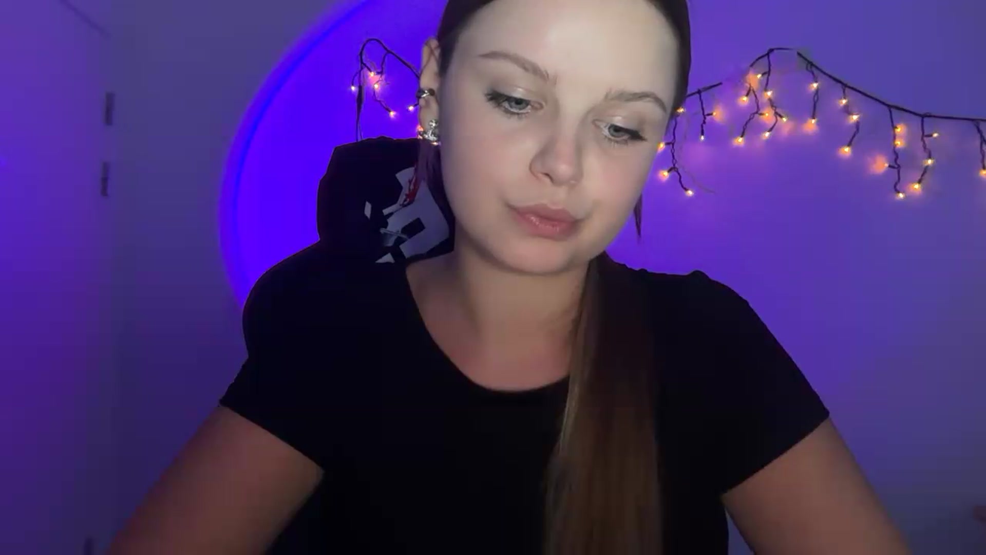 Gallery image thumbnail from Annaneon's myfreecams stream on, 06/19/2026, 17:57 image 18 of 20