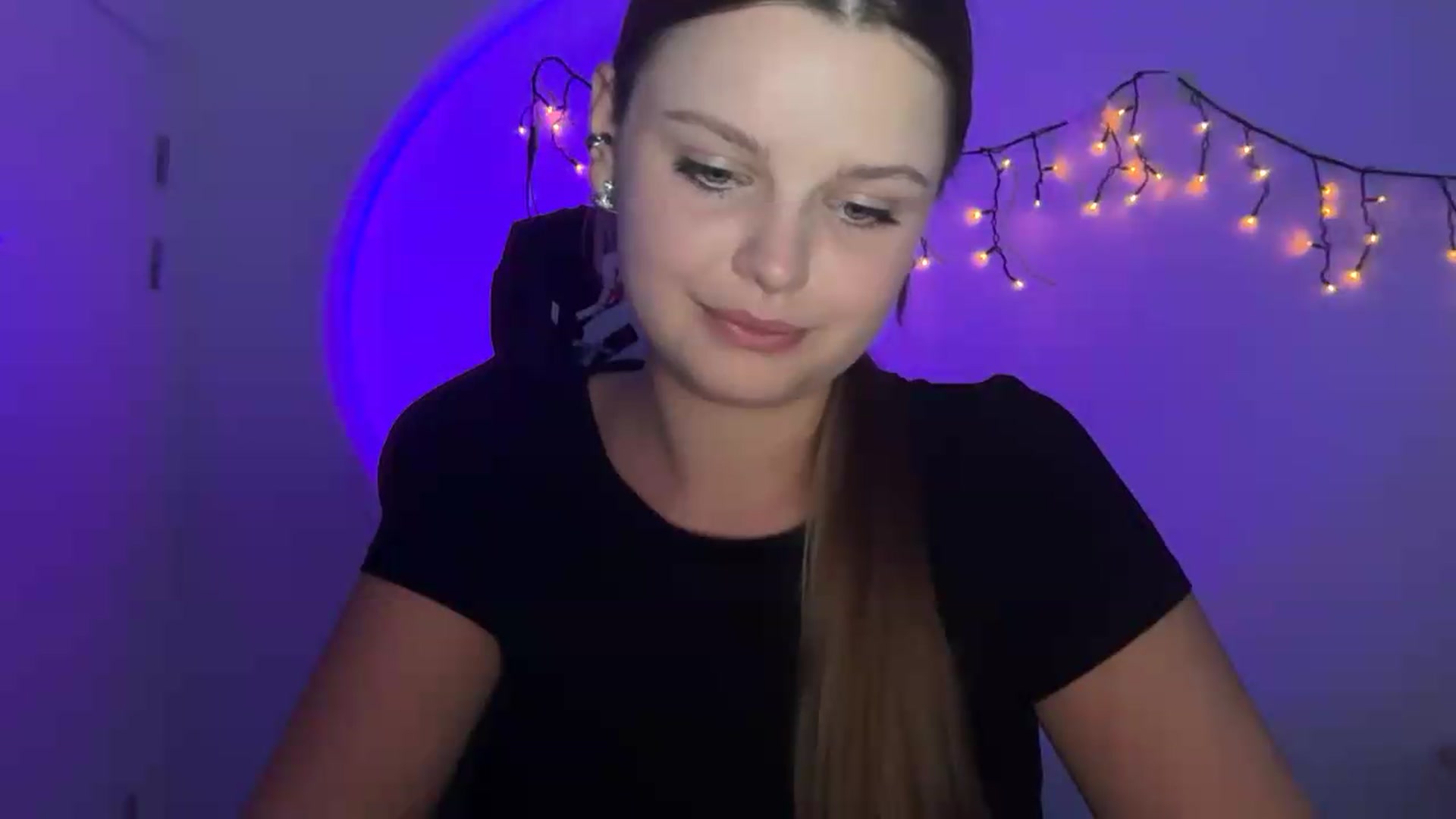 Gallery image thumbnail from Annaneon's myfreecams stream on, 06/19/2026, 17:57 image 14 of 20
