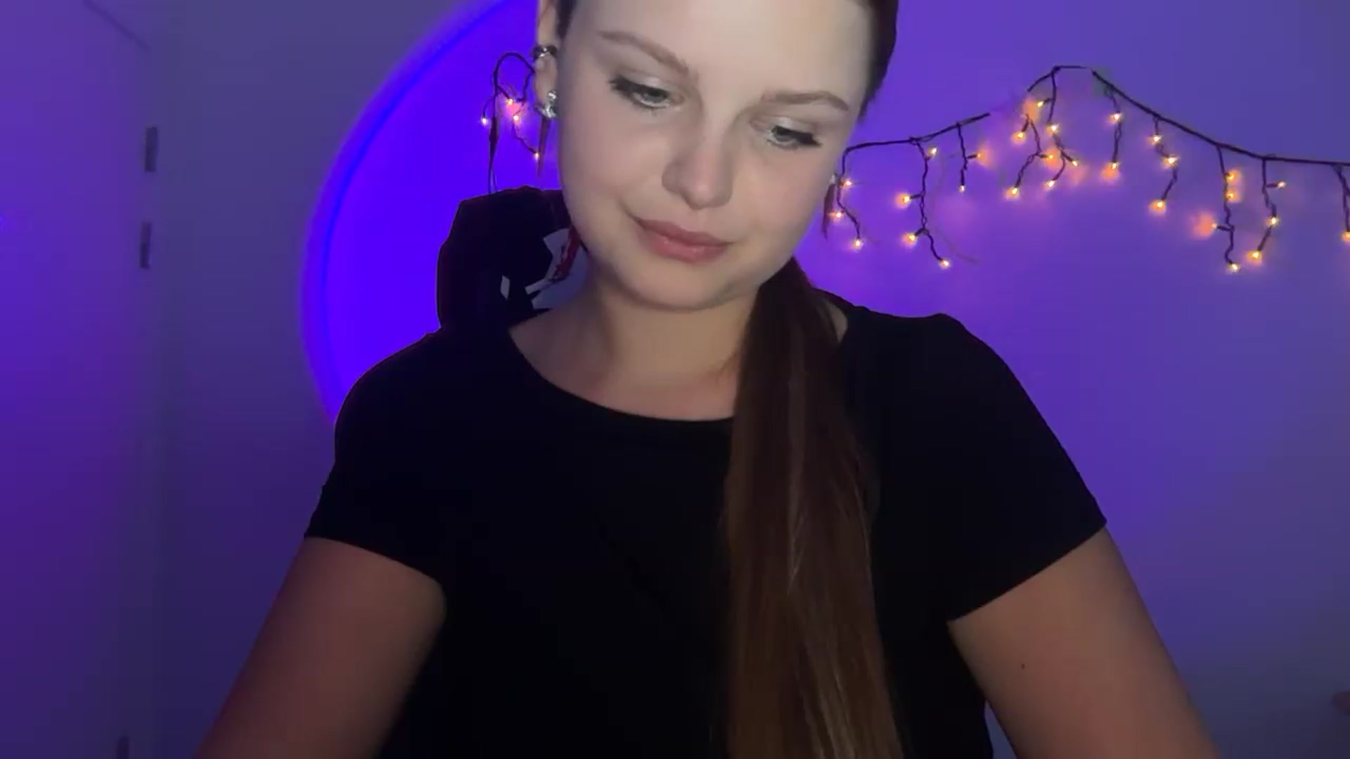 Gallery image thumbnail from Annaneon's myfreecams stream on, 06/19/2026, 17:57 image 12 of 20