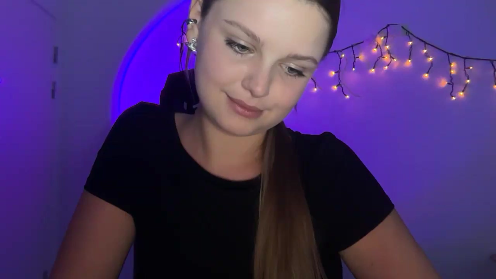 Gallery image thumbnail from Annaneon's myfreecams stream on, 06/19/2026, 17:57 image 13 of 20