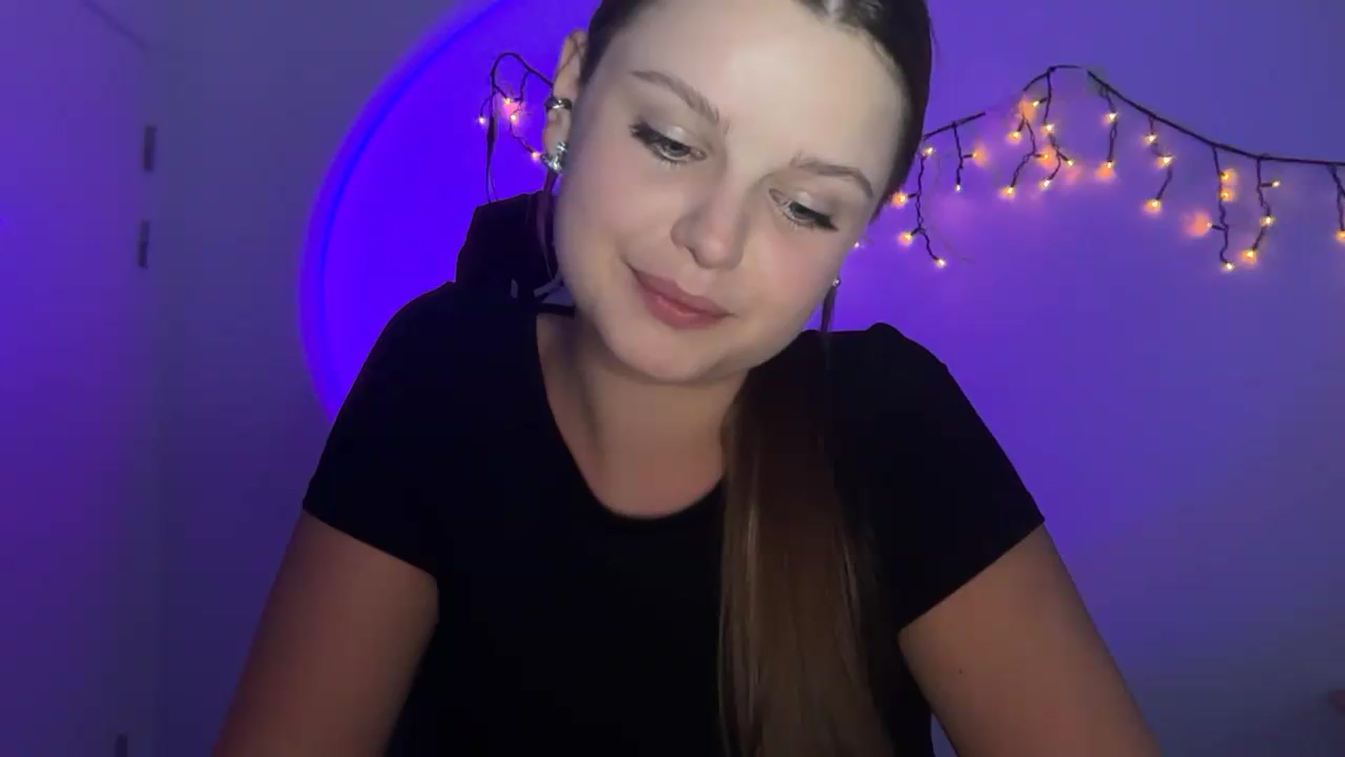 Gallery image thumbnail from Annaneon's myfreecams stream on, 06/19/2026, 17:57 image 9 of 20