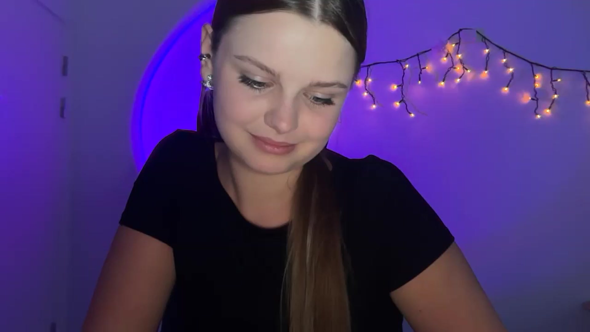 Gallery image thumbnail from Annaneon's myfreecams stream on, 06/19/2026, 17:57 image 3 of 20