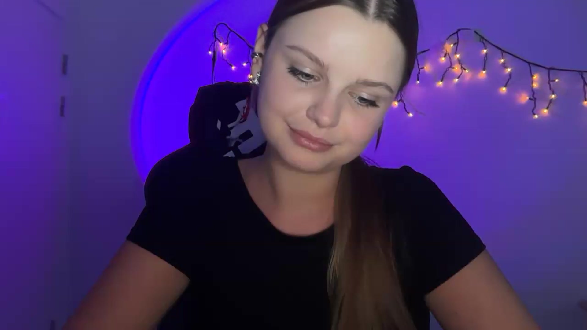 Gallery image thumbnail from Annaneon's myfreecams stream on, 06/19/2026, 17:57 image 19 of 20