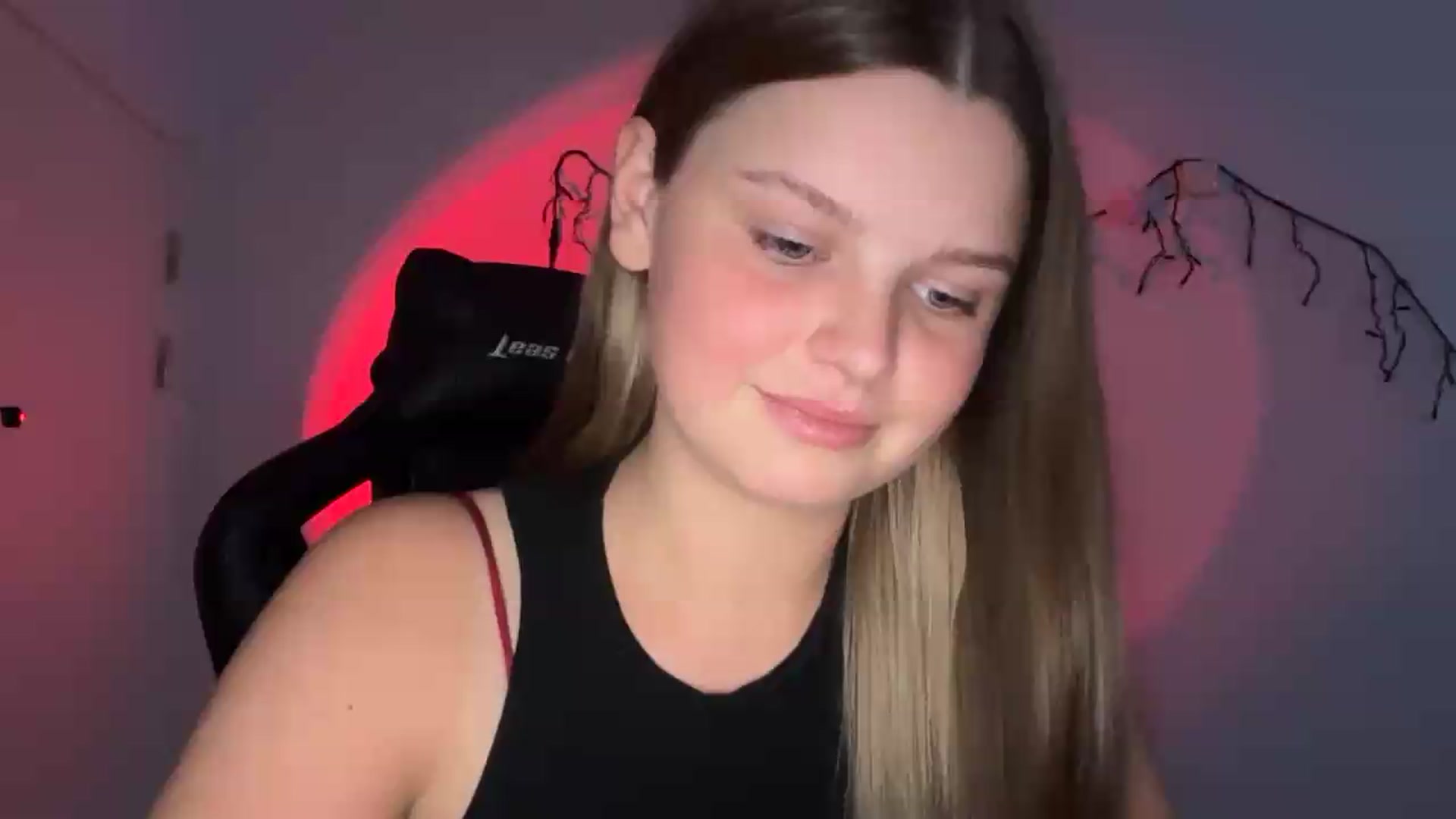Gallery image thumbnail from Annaneon's myfreecams stream on, 06/23/2026, 17:41 image 1 of 20