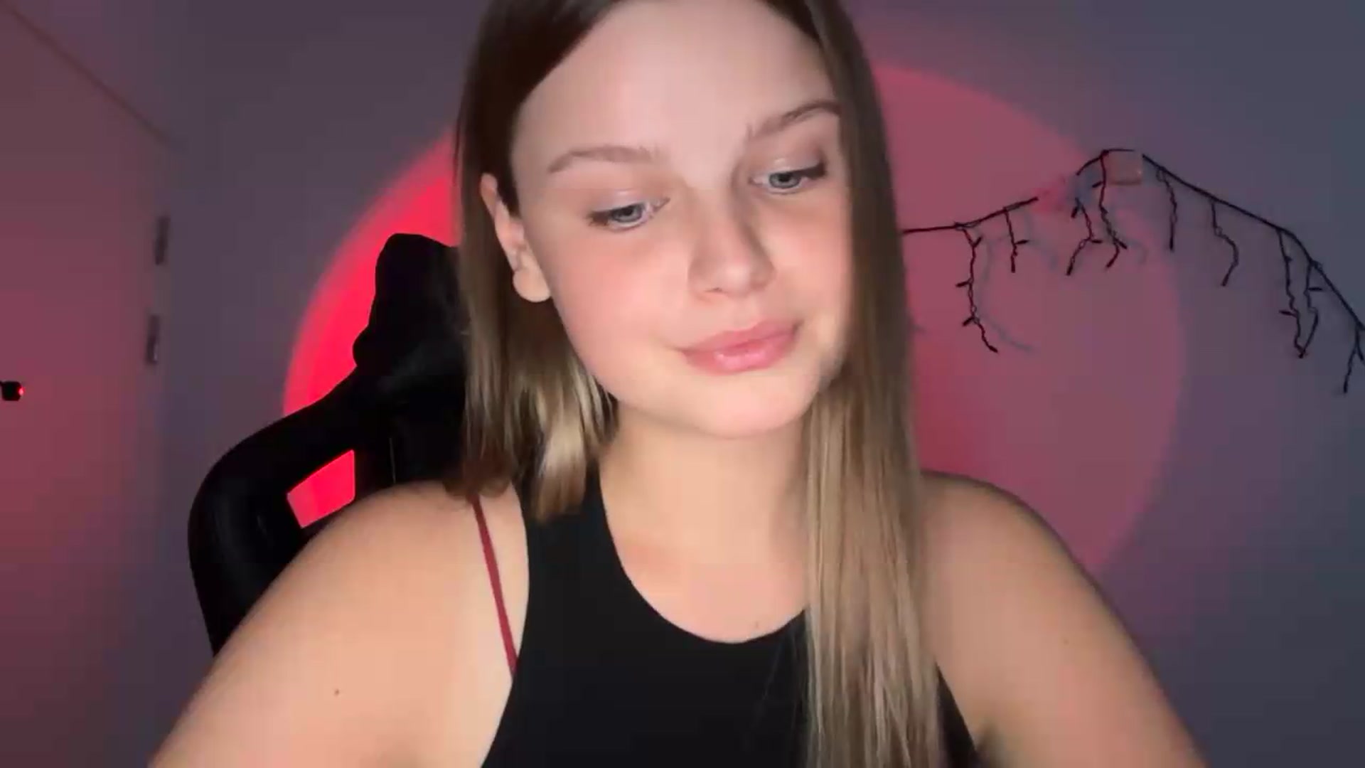 Gallery image thumbnail from Annaneon's myfreecams stream on, 06/23/2026, 17:41 image 2 of 20
