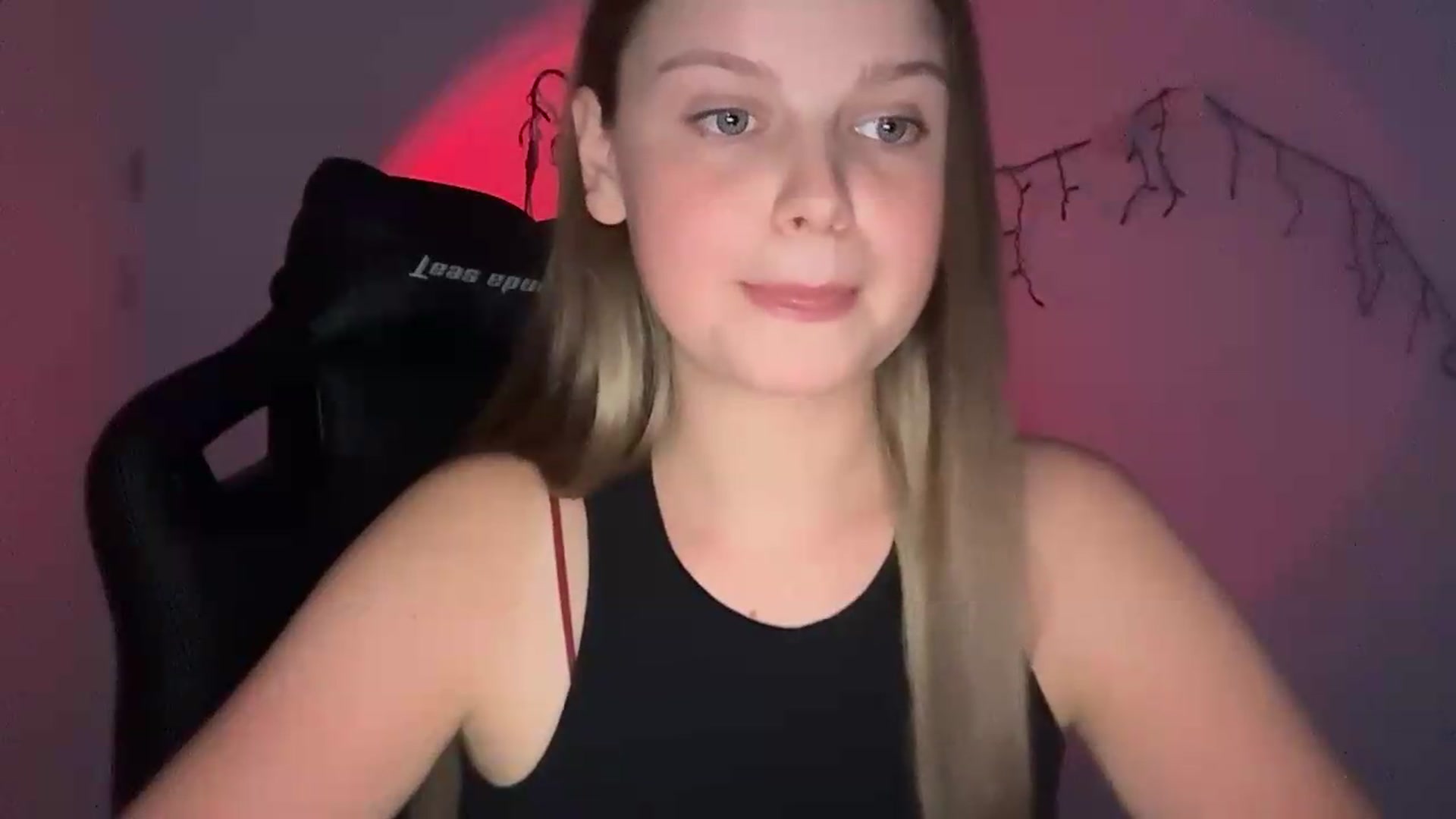 Gallery image thumbnail from Annaneon's myfreecams stream on, 06/23/2026, 18:17 image 5 of 20