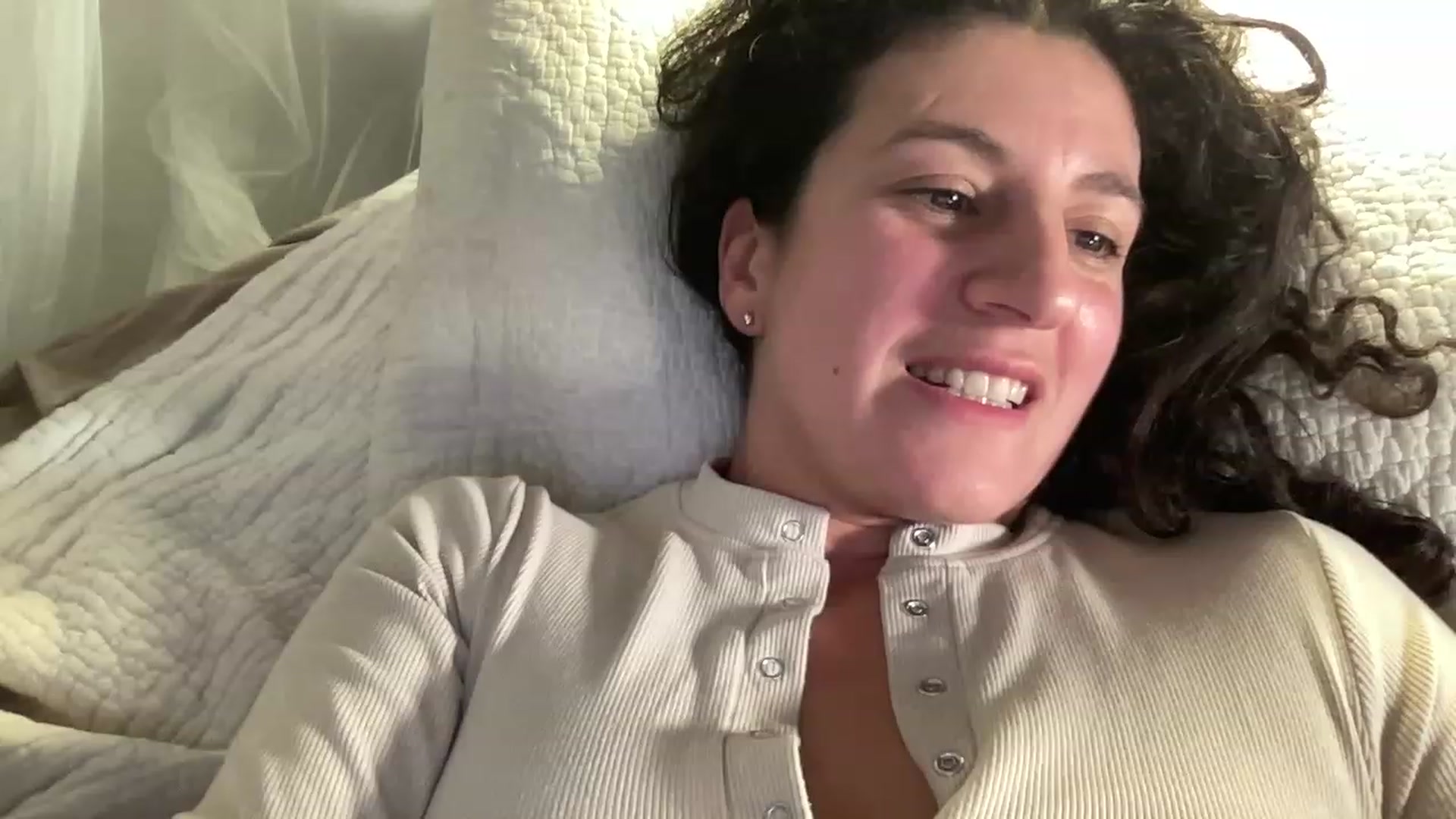 Gallery image thumbnail from Annareylee's myfreecams stream on, 06/26/2023, 03:15 image 19 of 20