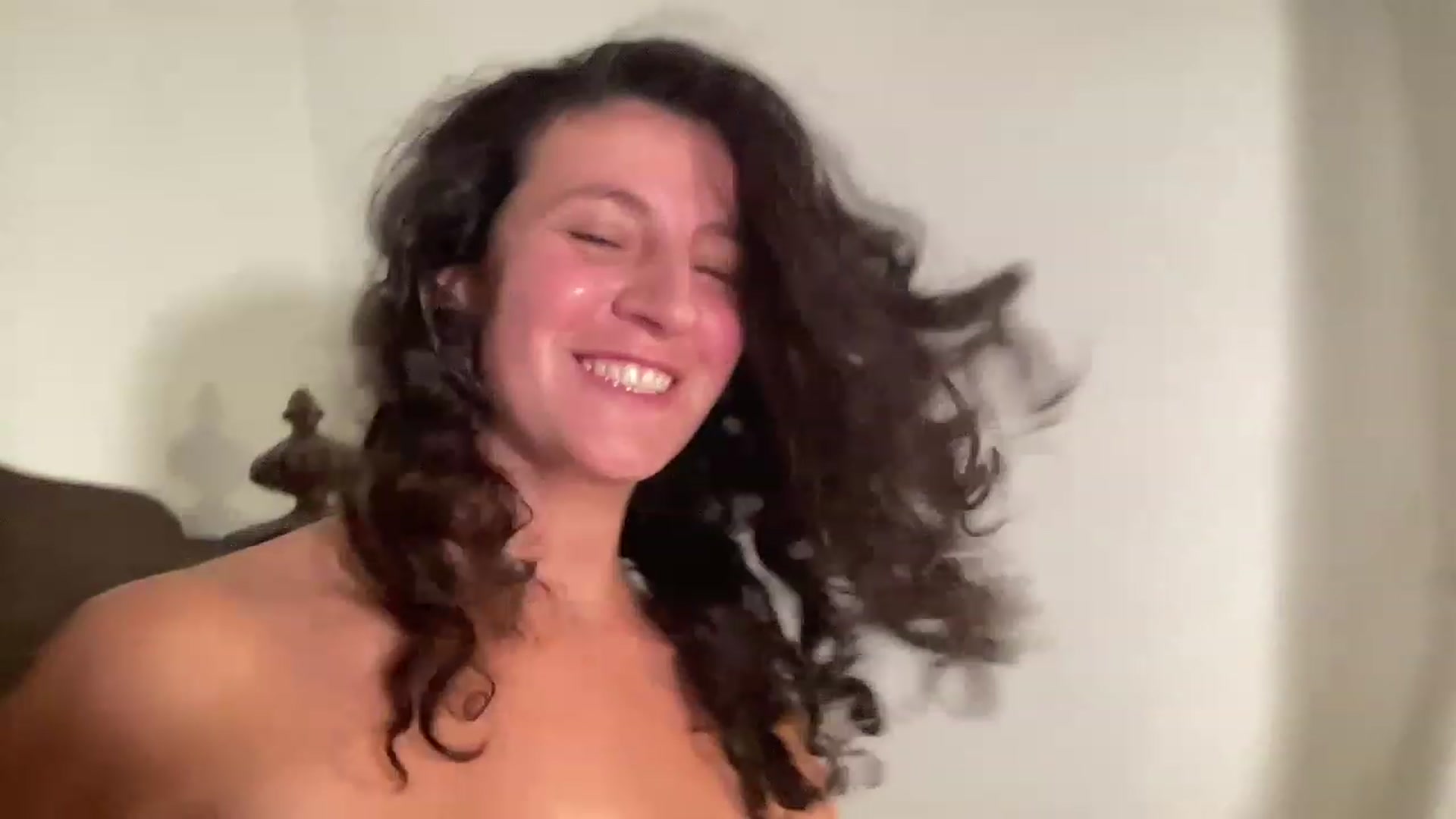 Gallery image thumbnail from Annareylee's myfreecams stream on, 06/28/2023, 07:09 image 2 of 20