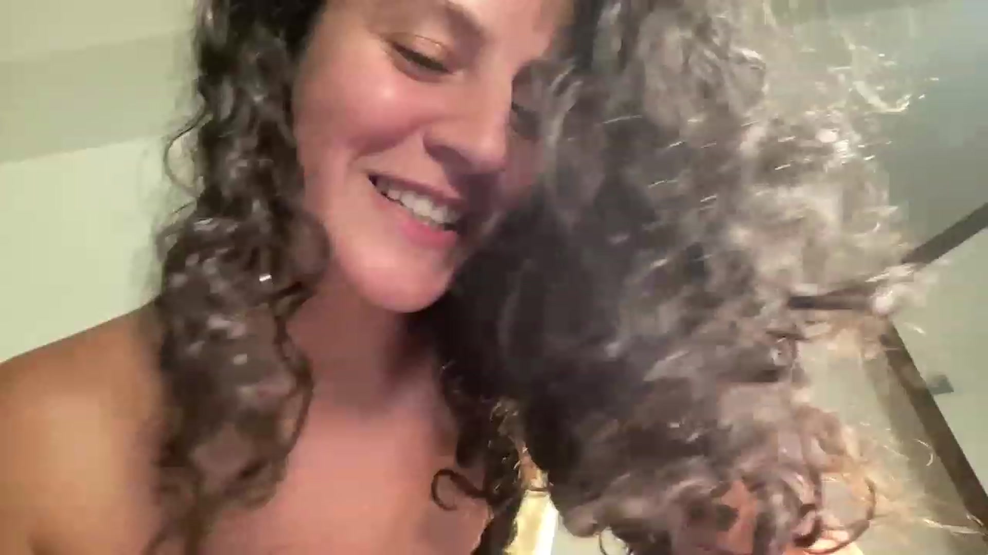 Gallery image thumbnail from Annareylee's myfreecams stream on, 06/28/2023, 07:09 image 9 of 20