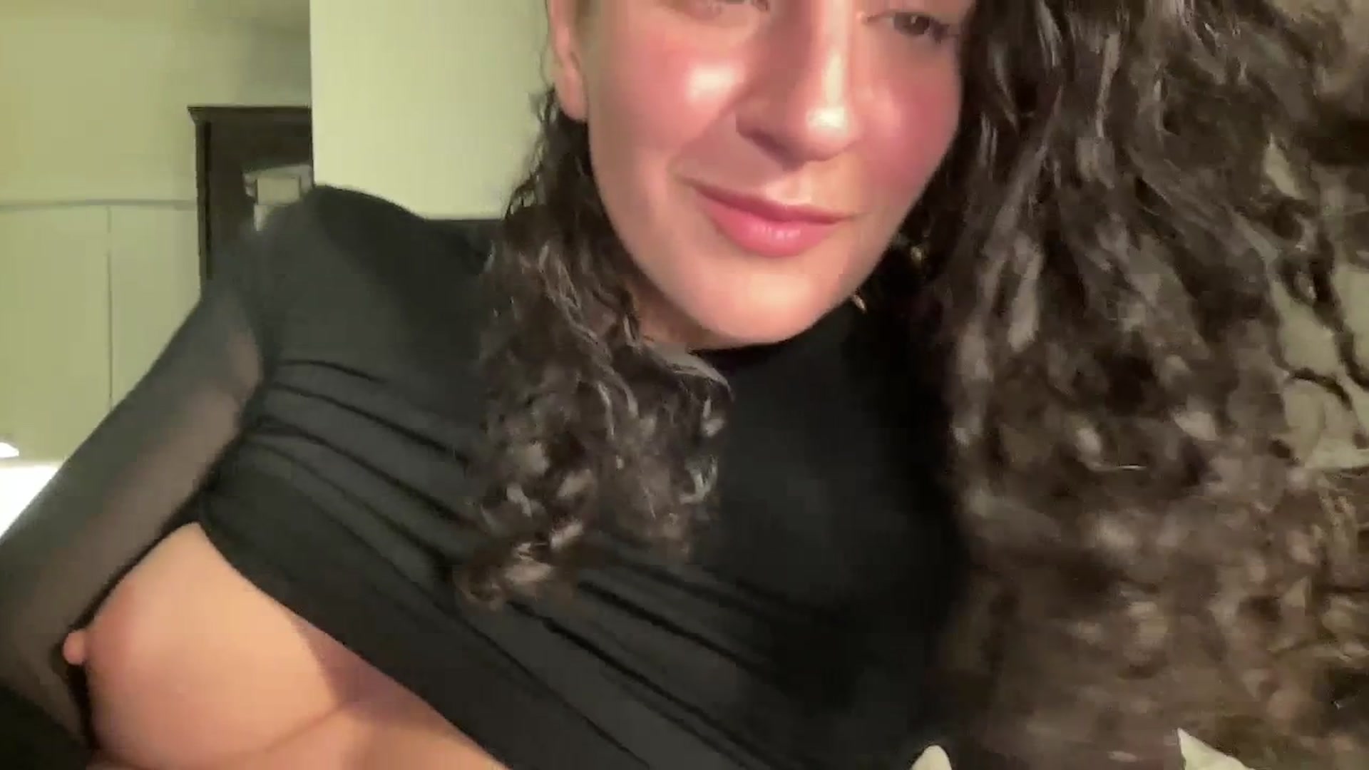 Gallery image thumbnail from Annareylee's myfreecams stream on, 07/17/2023, 05:20 image 13 of 20