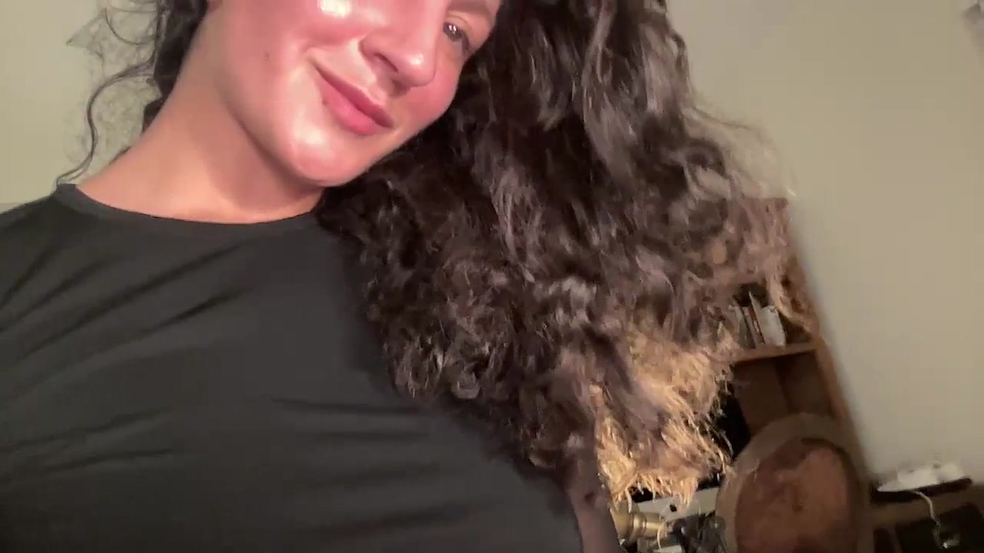 Gallery image thumbnail from Annareylee's myfreecams stream on, 07/17/2023, 05:20 image 2 of 20
