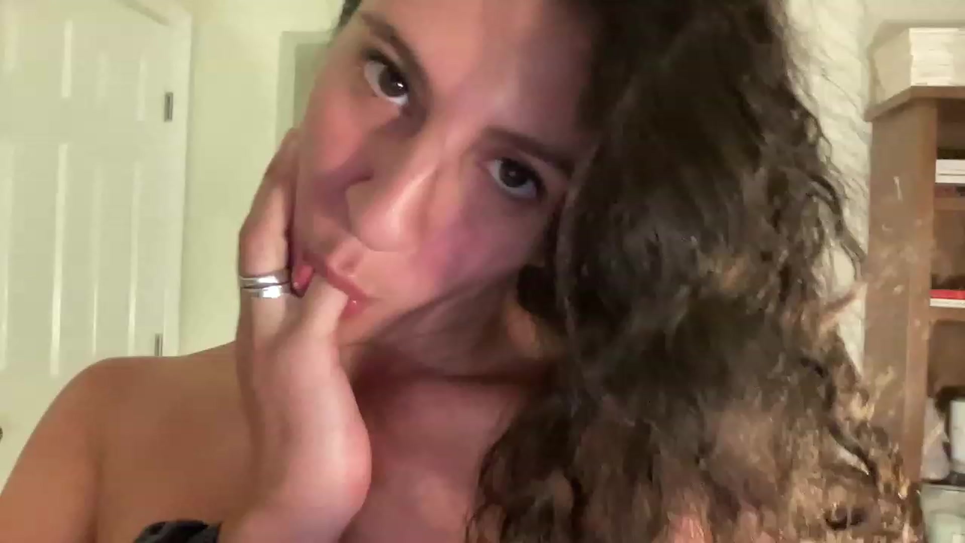 Gallery image thumbnail from Annareylee's myfreecams stream on, 07/18/2023, 03:34 image 14 of 20