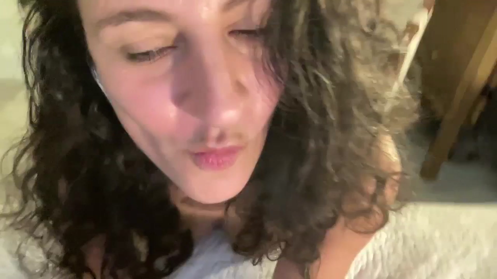 Gallery image thumbnail from Annareylee's myfreecams stream on, 07/18/2023, 18:28 image 13 of 20