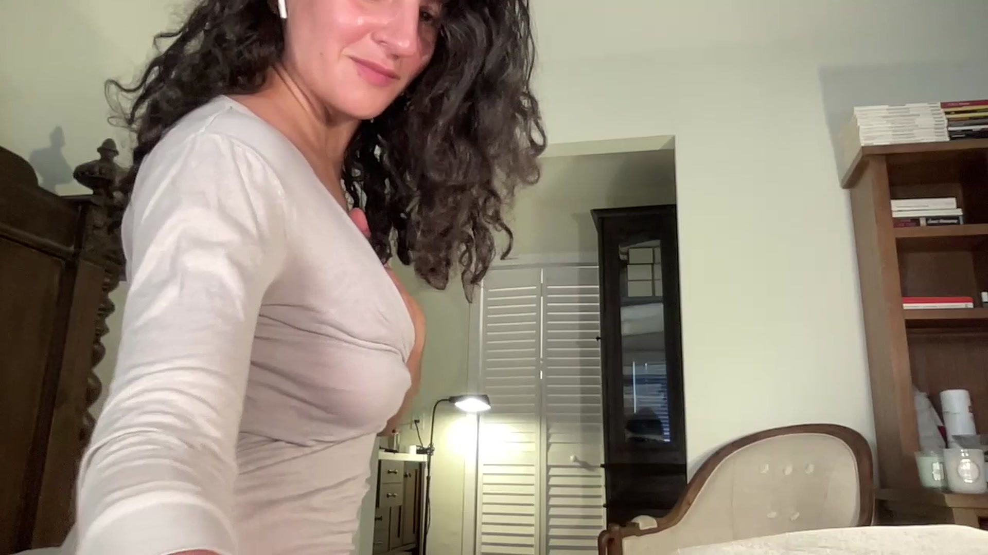 Gallery image thumbnail from Annareylee's myfreecams stream on, 07/18/2023, 18:28 image 2 of 20